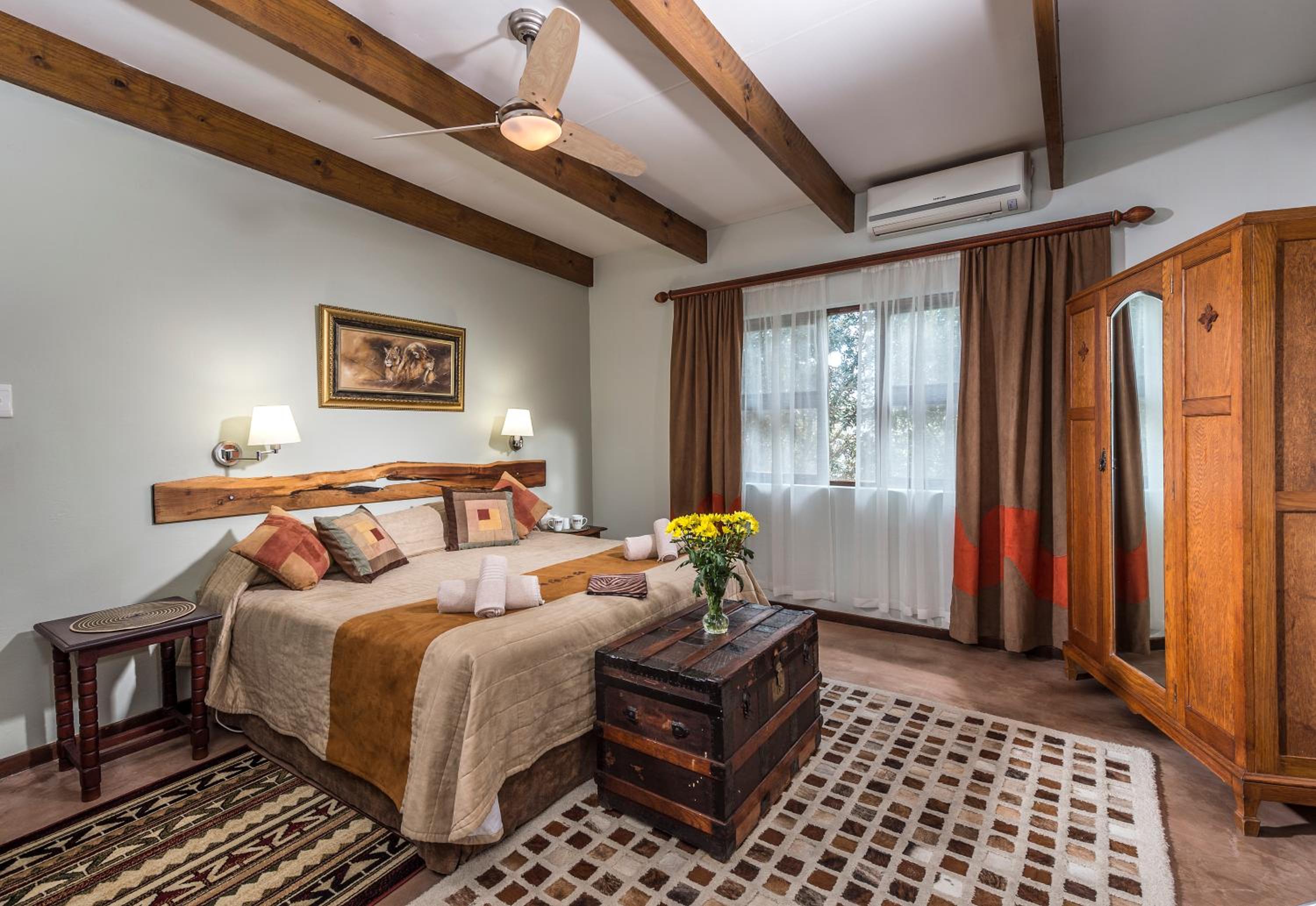 Standard Suite - Lion photo 1