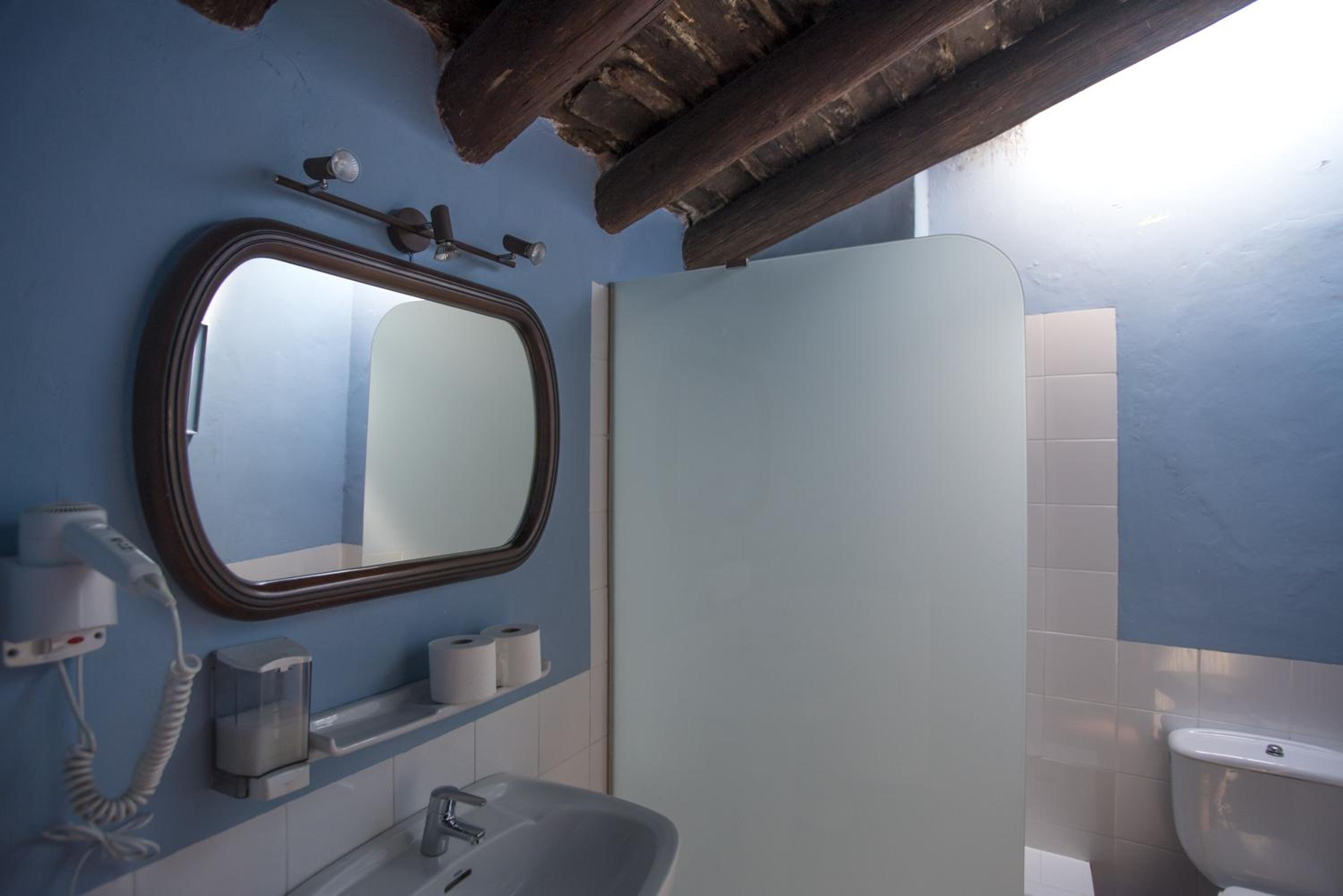 Four-Bedroom Apartment (7-9 Adults) photo 3