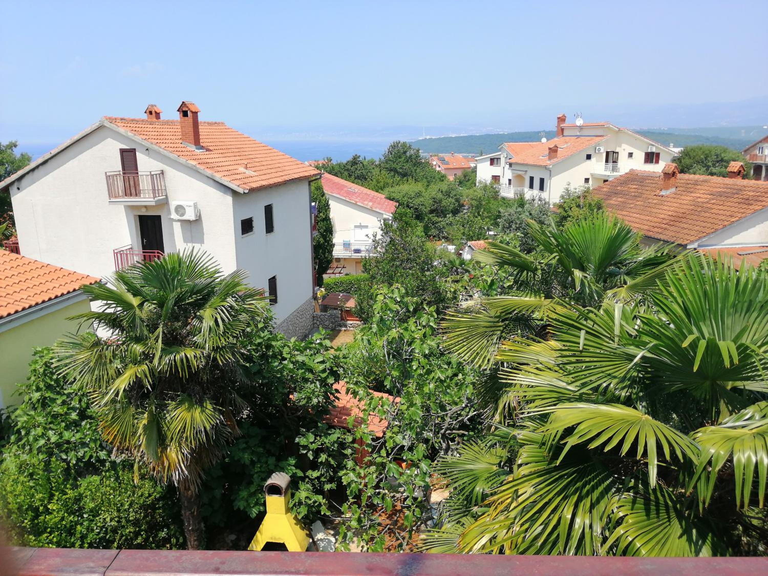 Apartment with Sea View - Photo 8
