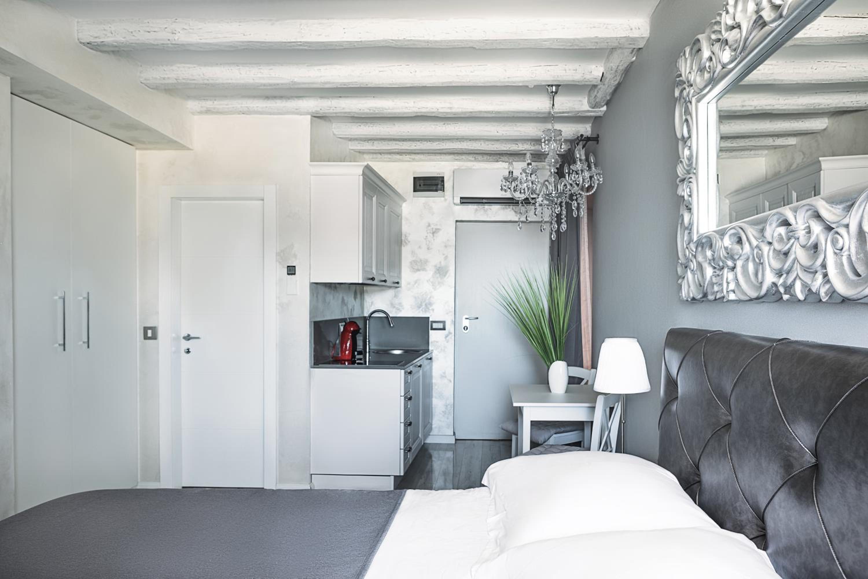 Apartment with Sea View - Photo 17