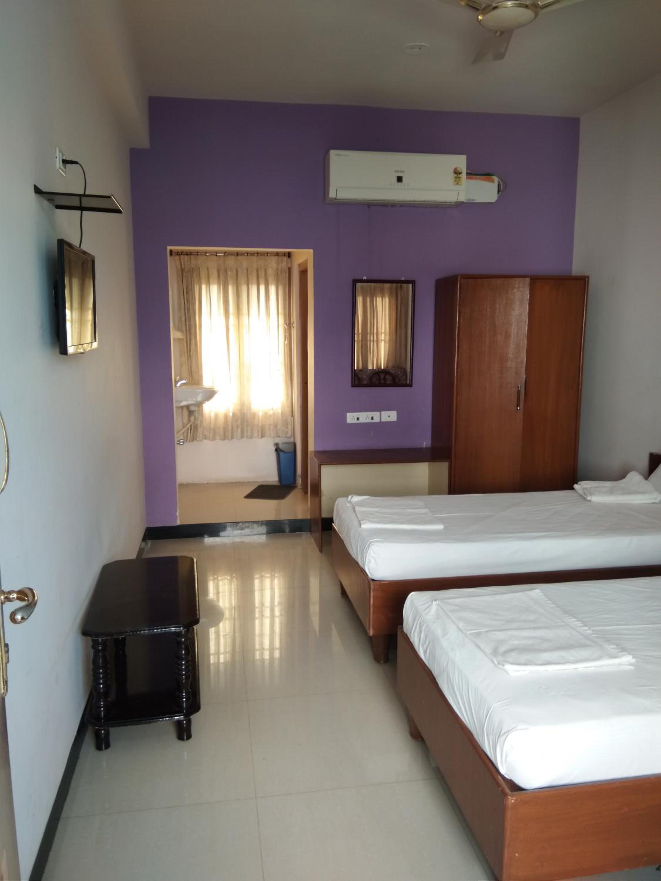 Deluxe King Room photo 1