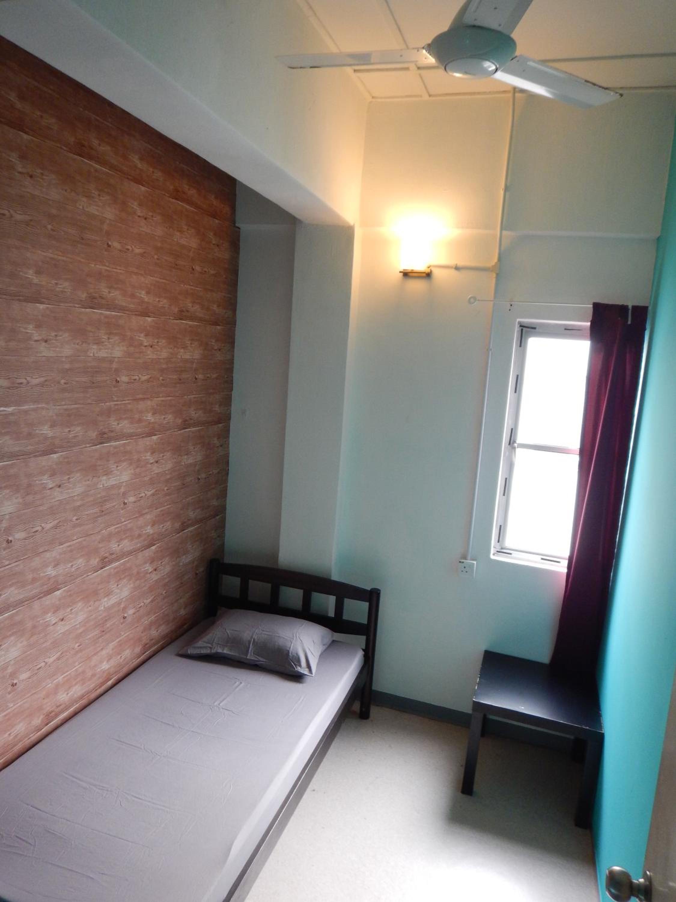 Standard Single Room with Shared Bathroom photo 2