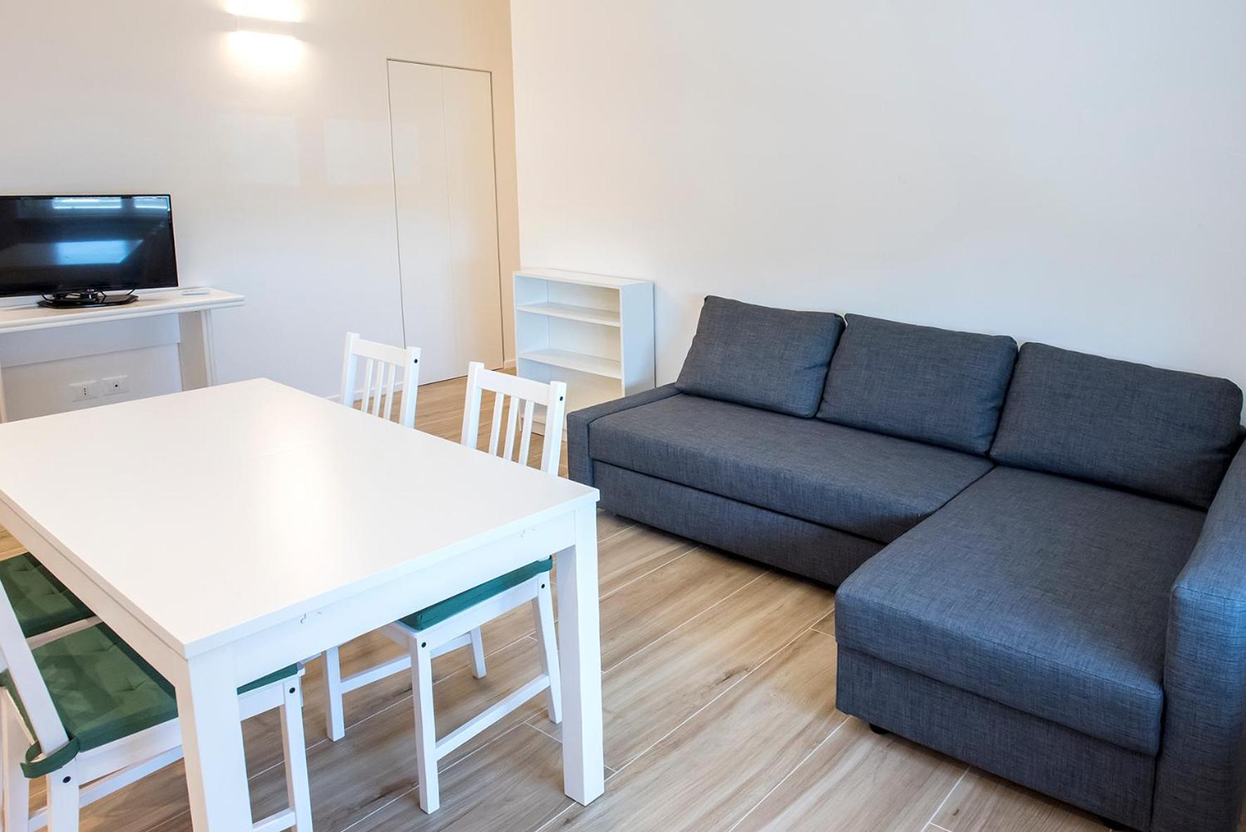 One-Bedroom Apartment photo 1