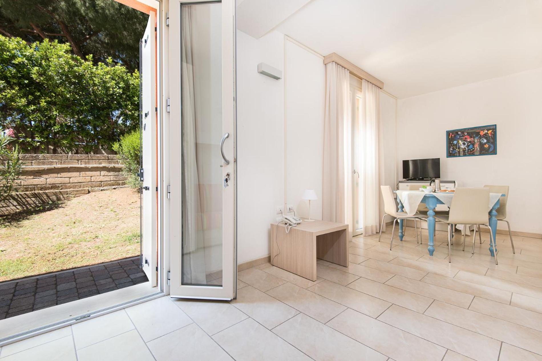 Studio (2 Adults)