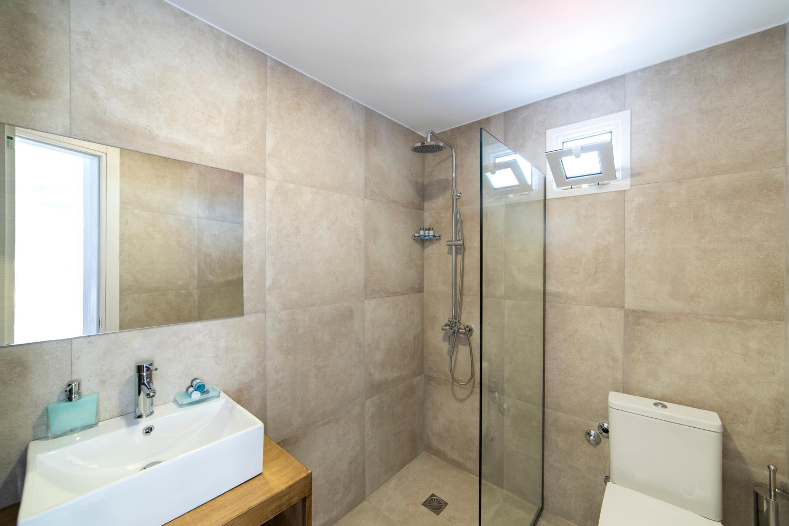 Deluxe Double Room with Sea View and minipool - Photo 20