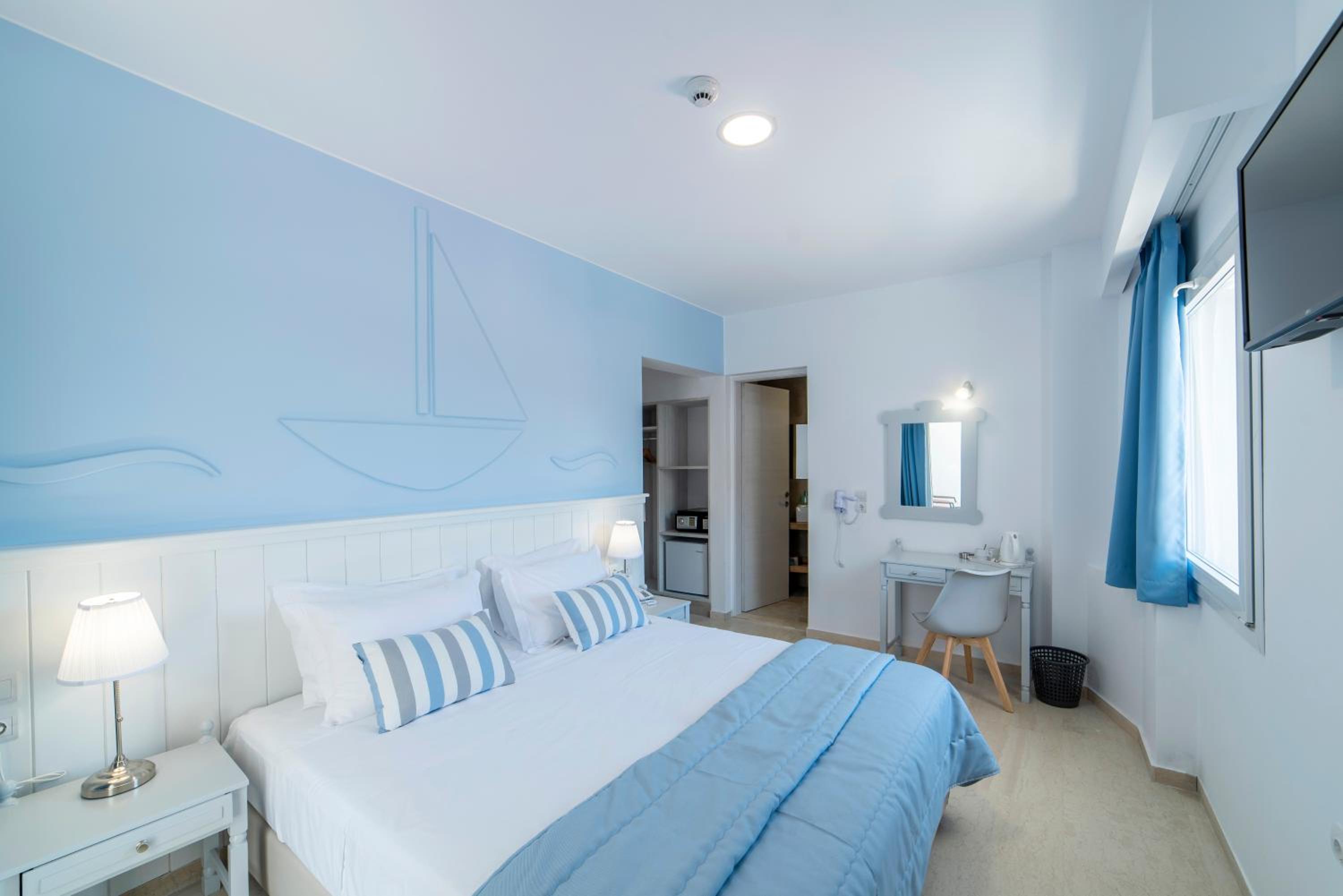Superior Double or Twin Room with Sea View - Photo 1