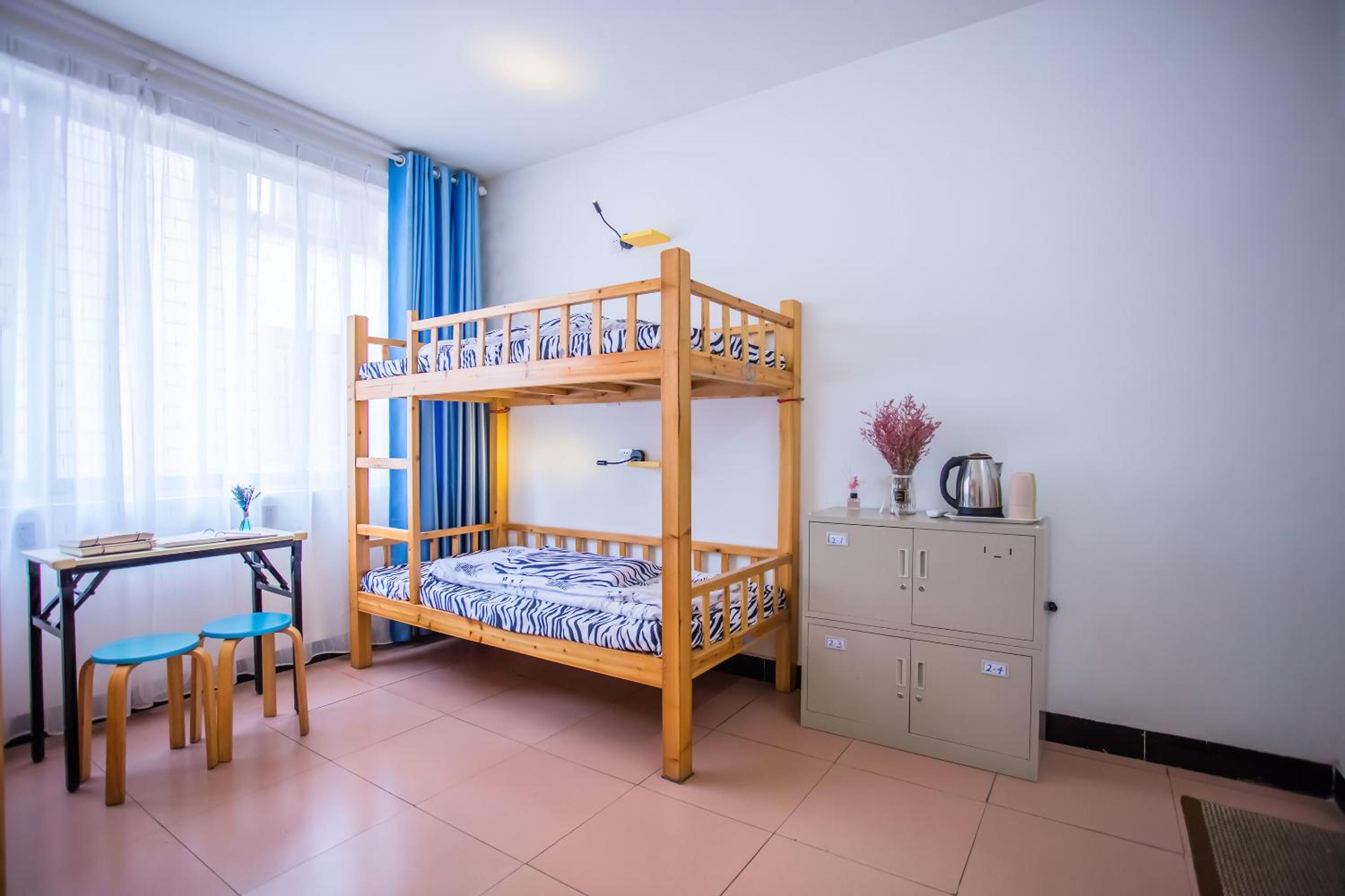 Bed in 4-Bed Female Dormitory Room photo 3
