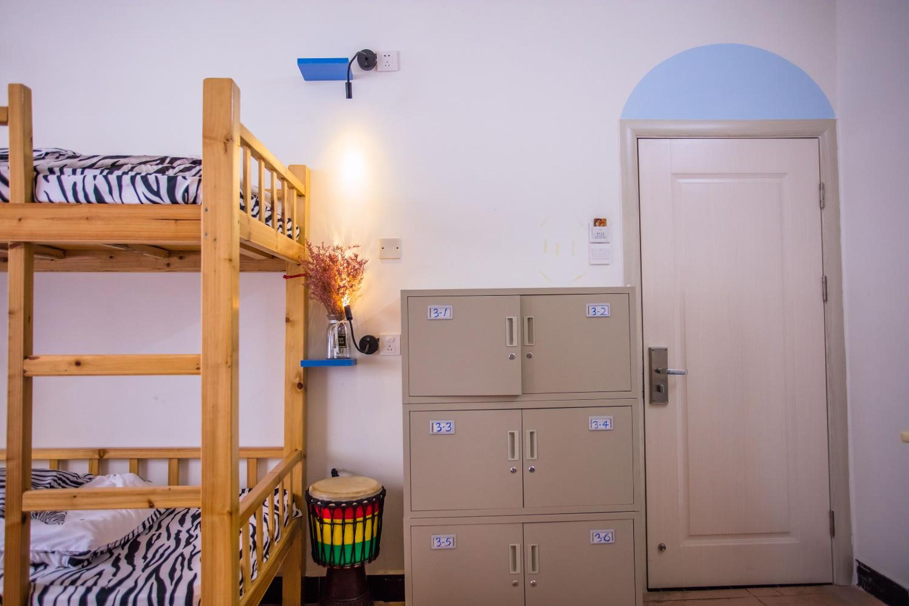 Bed in 6-Bed Female Dormitory Room photo 3