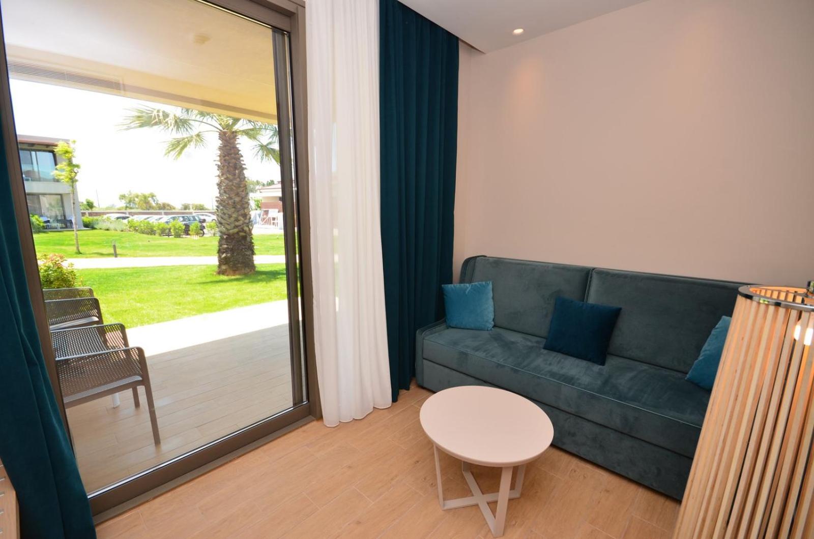 Family Room with Garden View