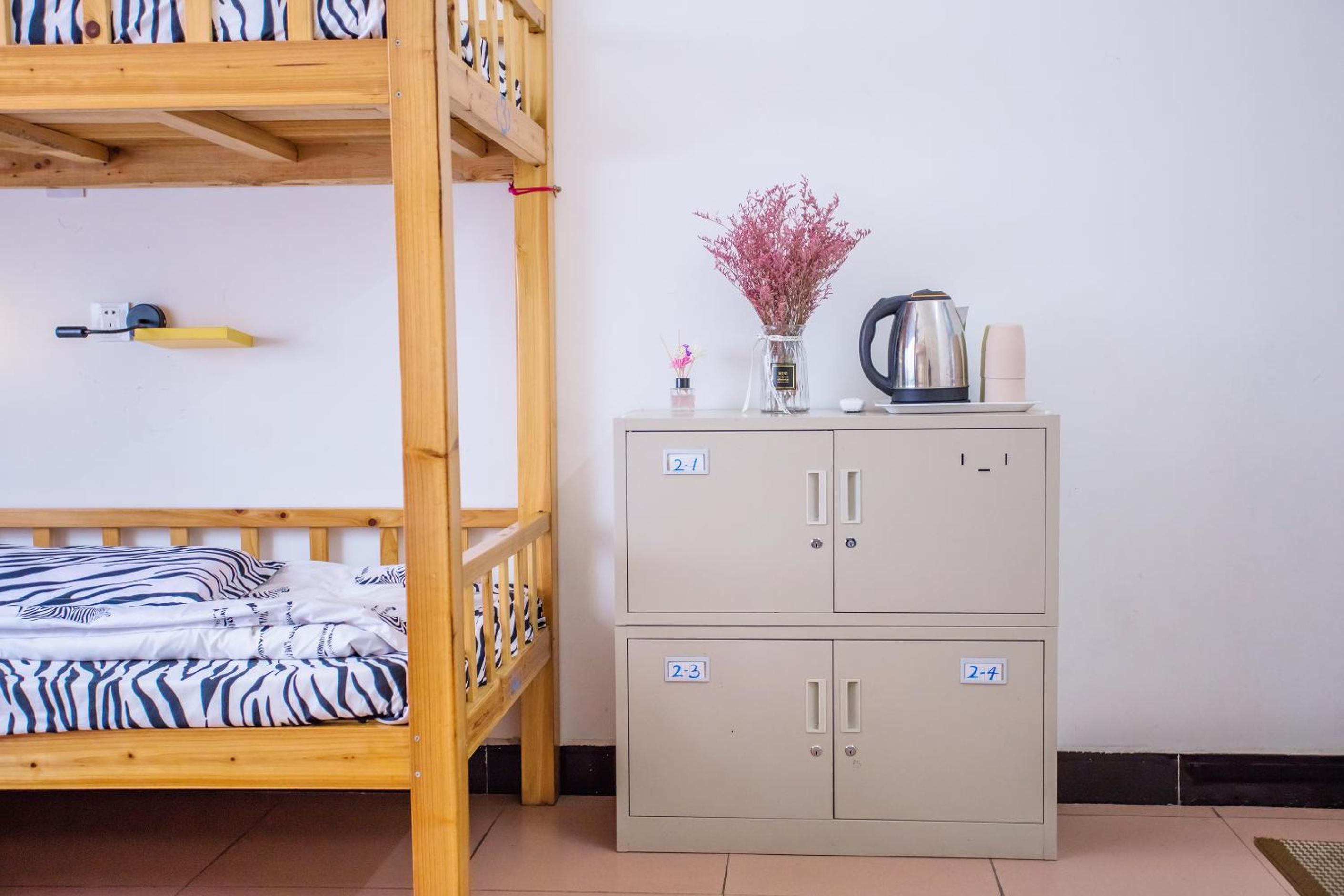 Bed in 4-Bed Male Dormitory Room photo 3