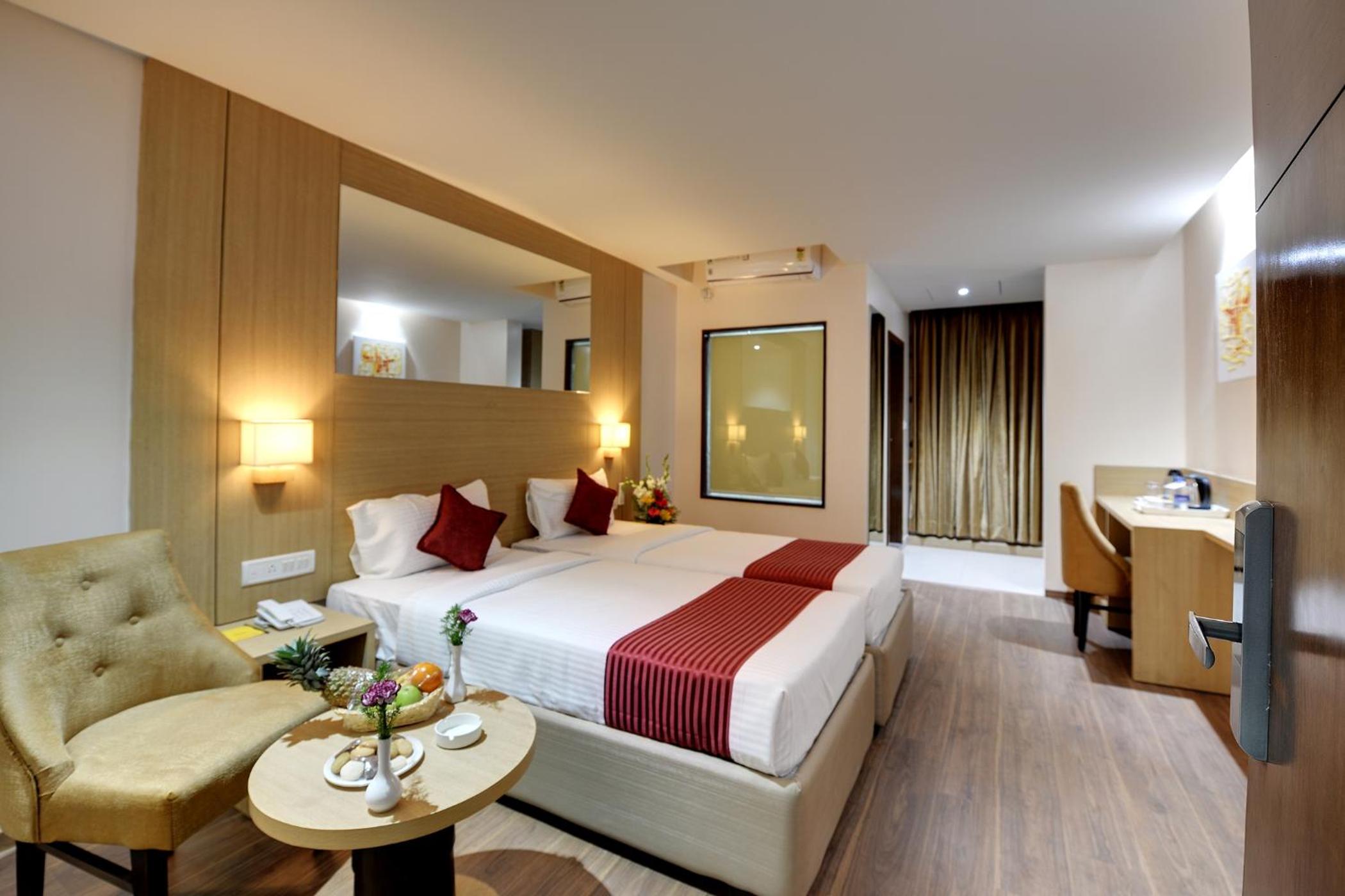 Standard Double or Twin Room - Photo 8