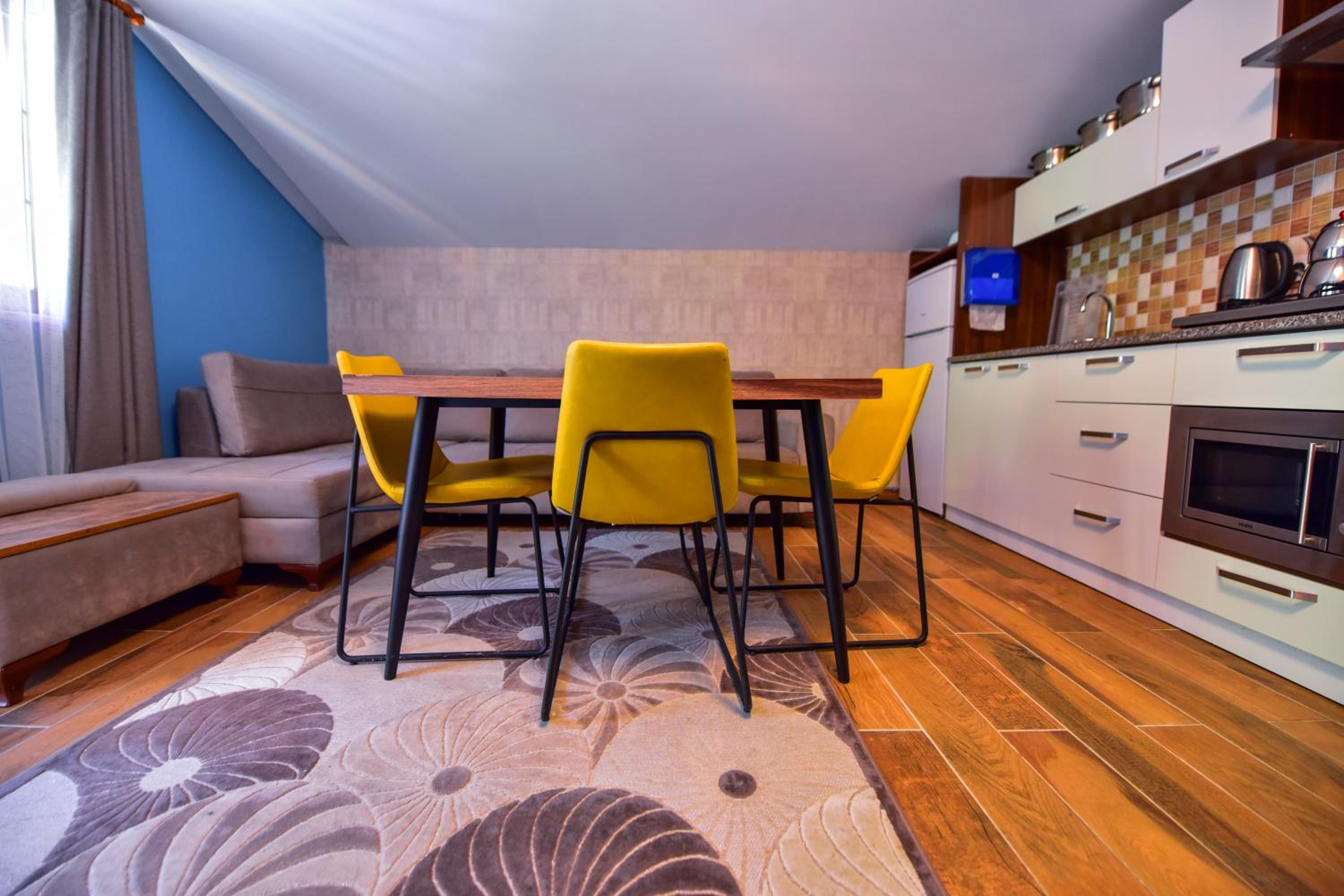 One-Bedroom Suite with Balcony (Attic) - Photo 3