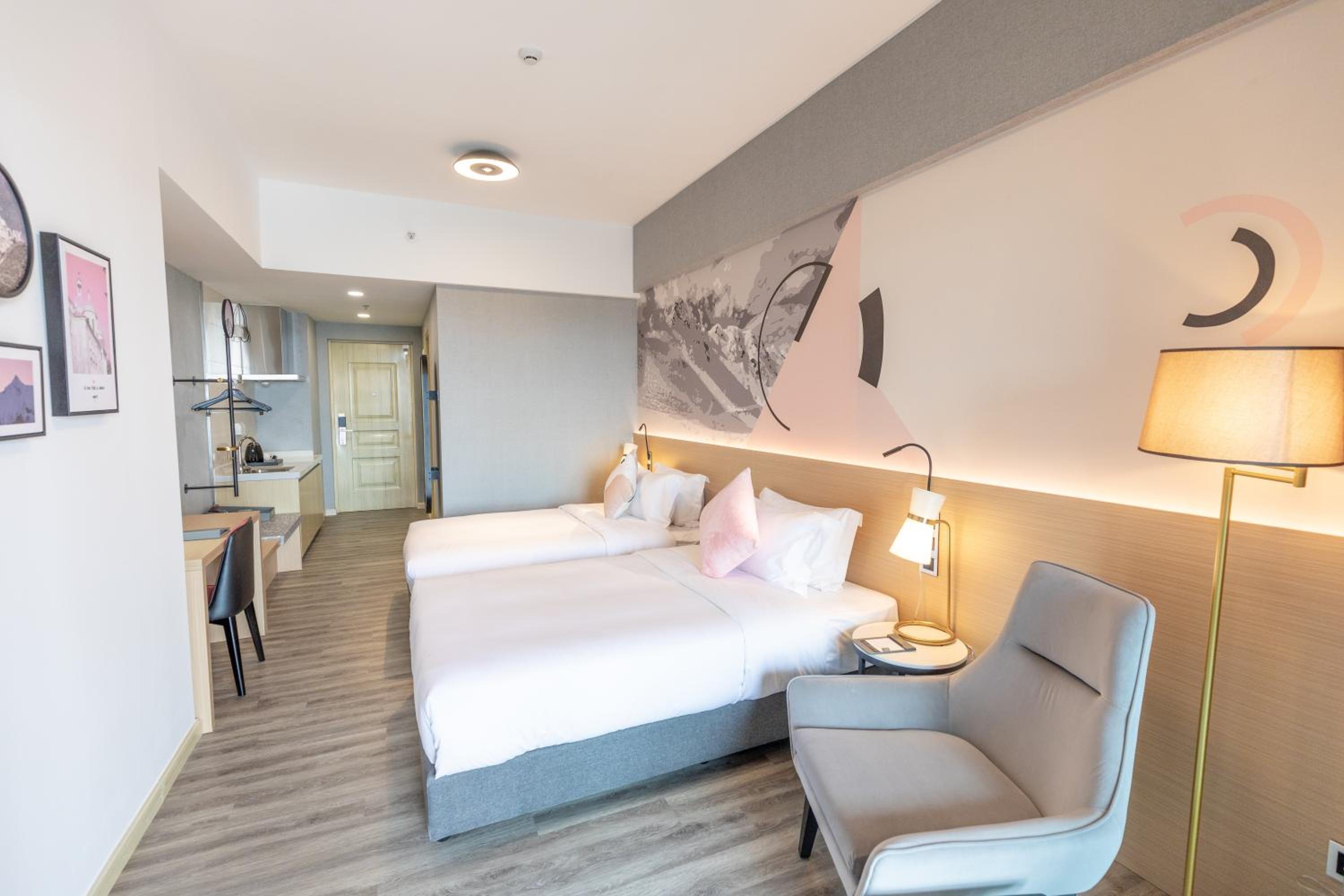 Mainland Chinese Citizens - Double Or Twin Room With Balcony - Photo 6