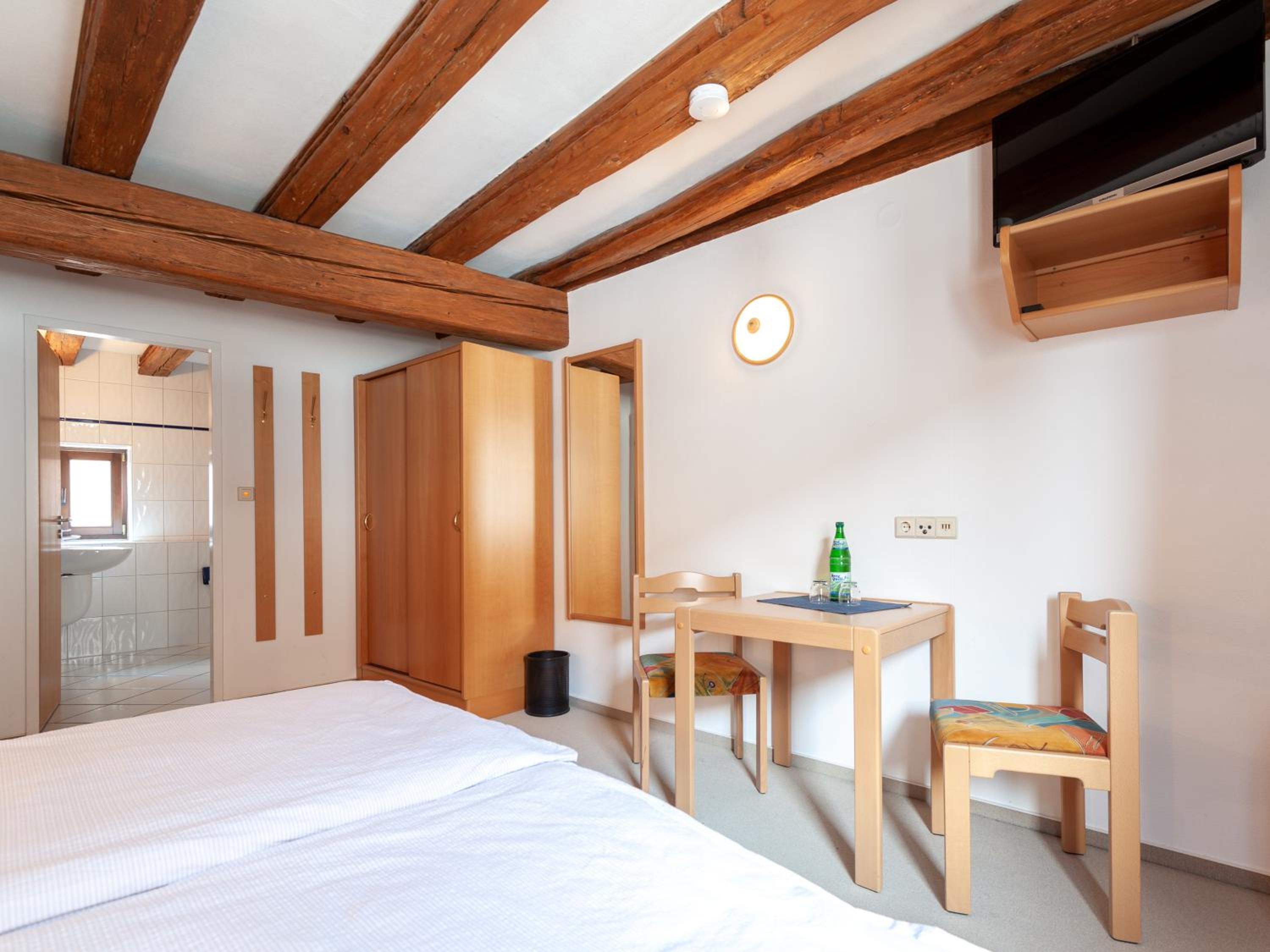 Triple Room with Private Bathroom photo 2