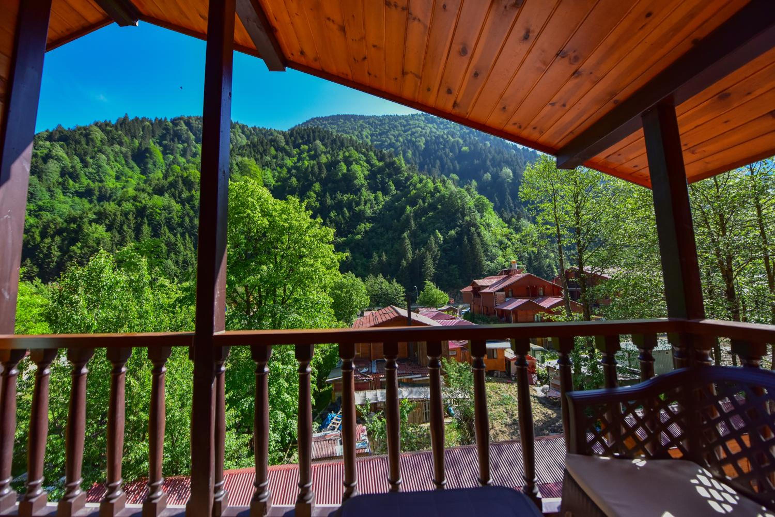One-Bedroom Suite with Balcony (Attic) - Photo 8
