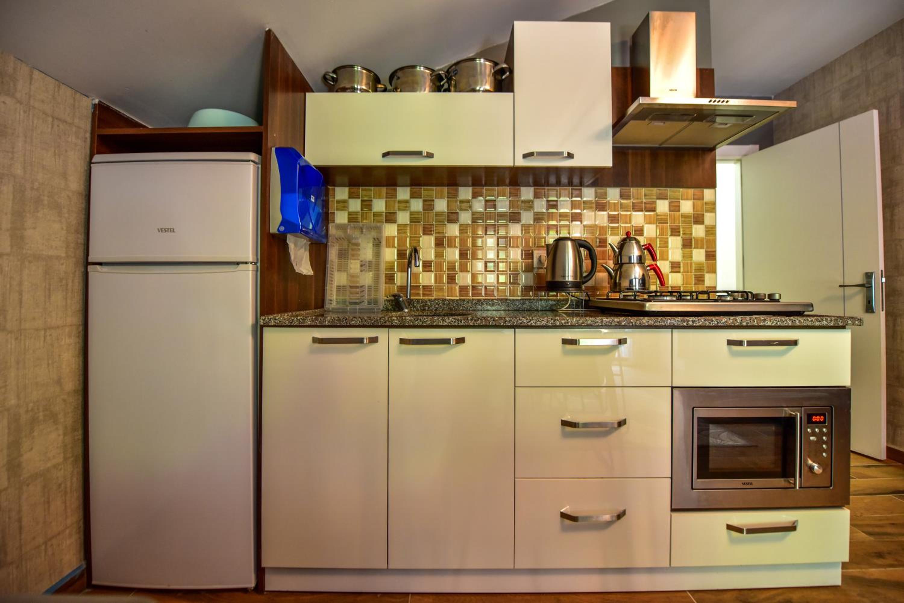 One-Bedroom Suite with Balcony (Attic) - Photo 4