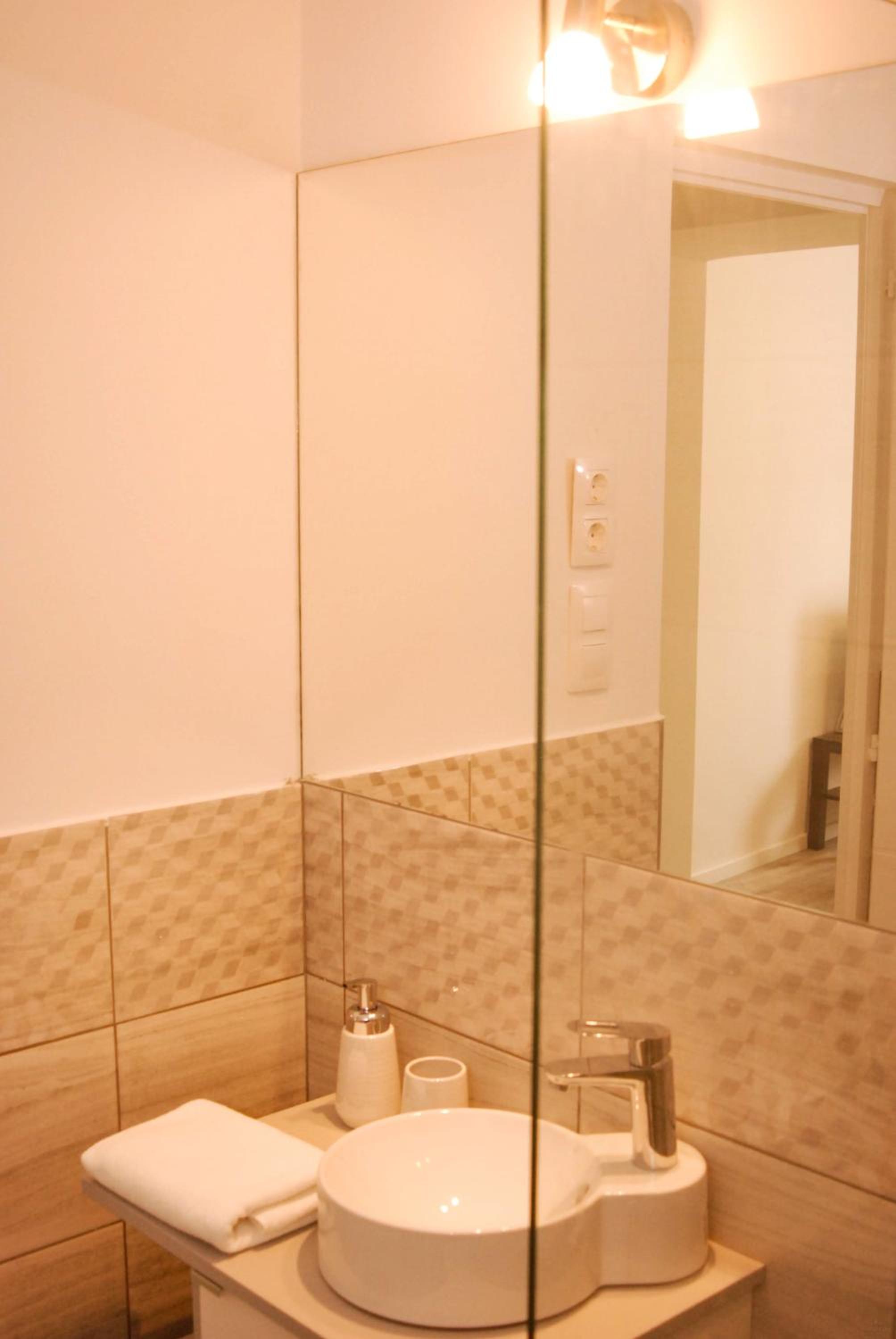 Standard Queen Room photo 3