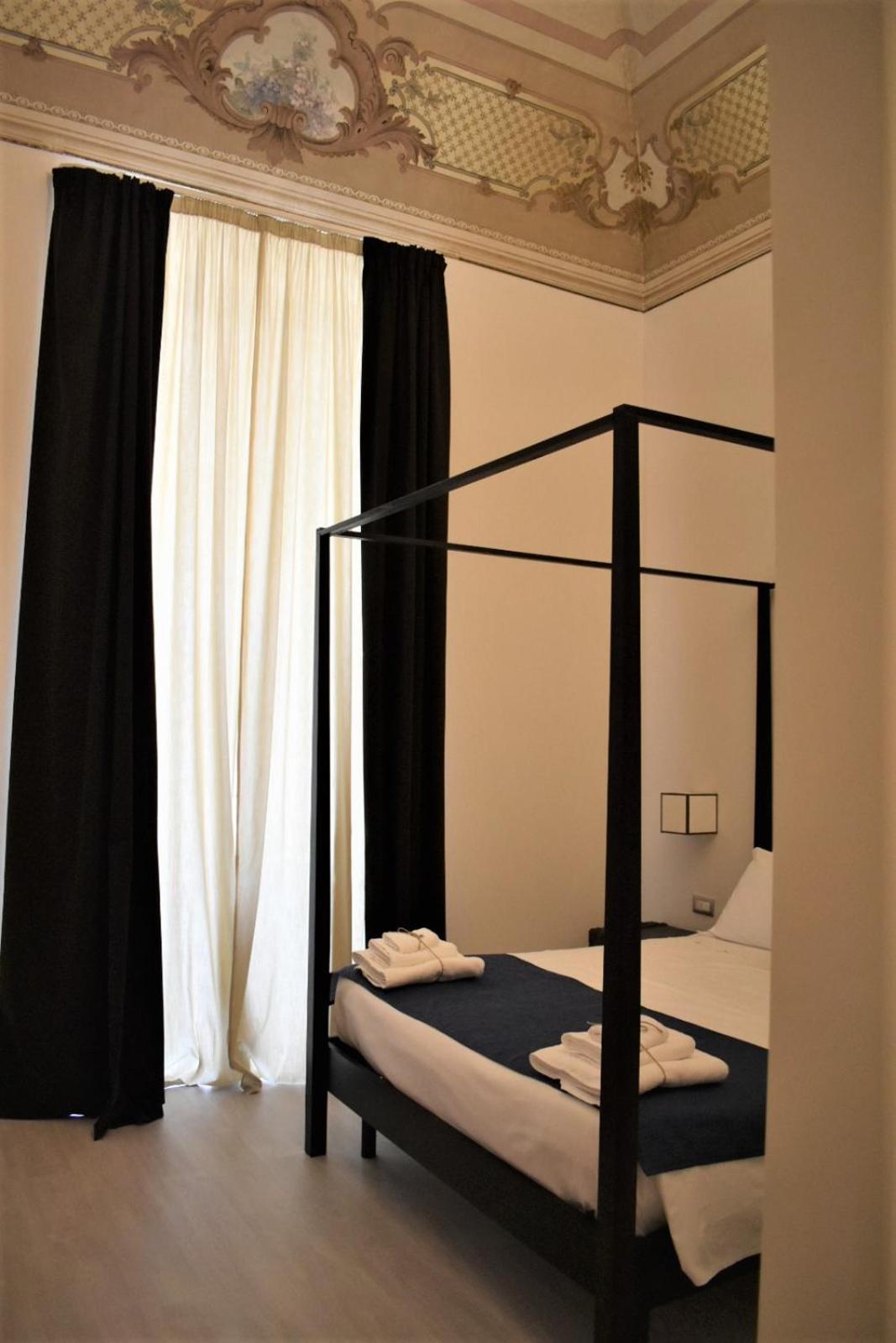 Deluxe Double Room with Balcony - Photo 1