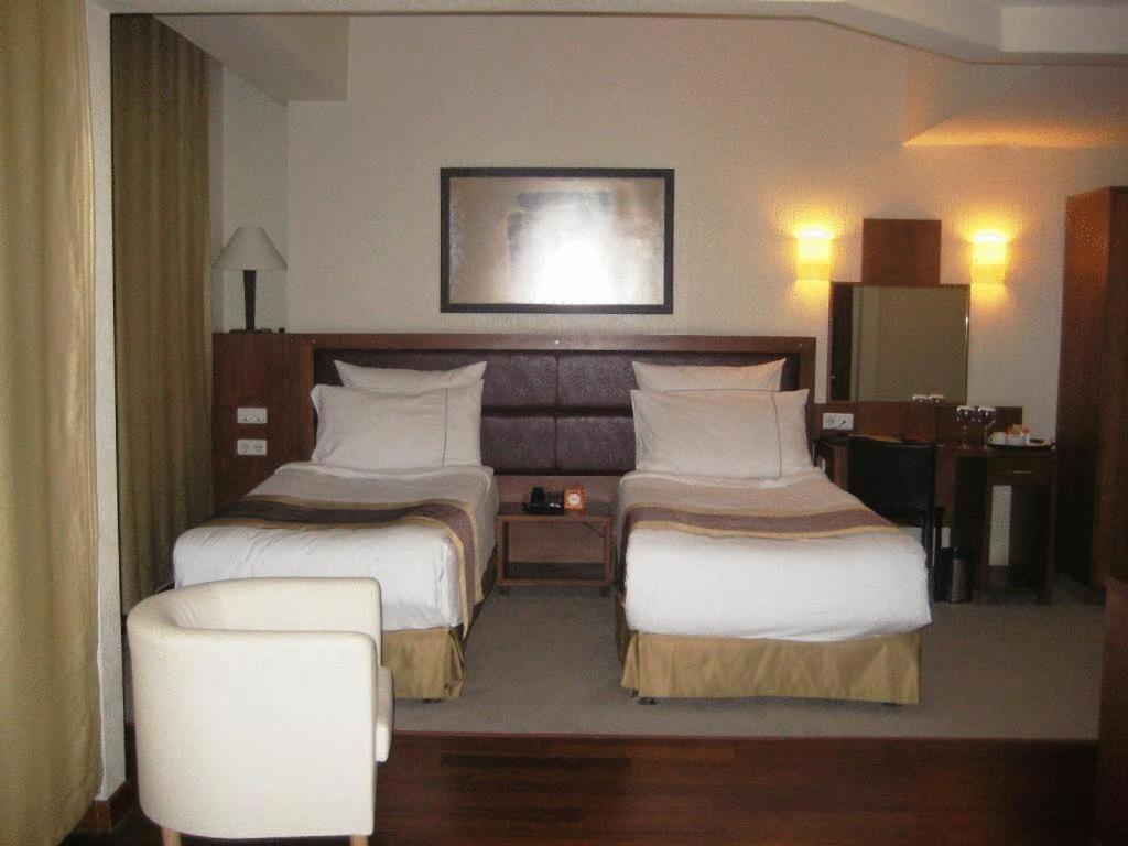 Standard Double Room - Photo 1