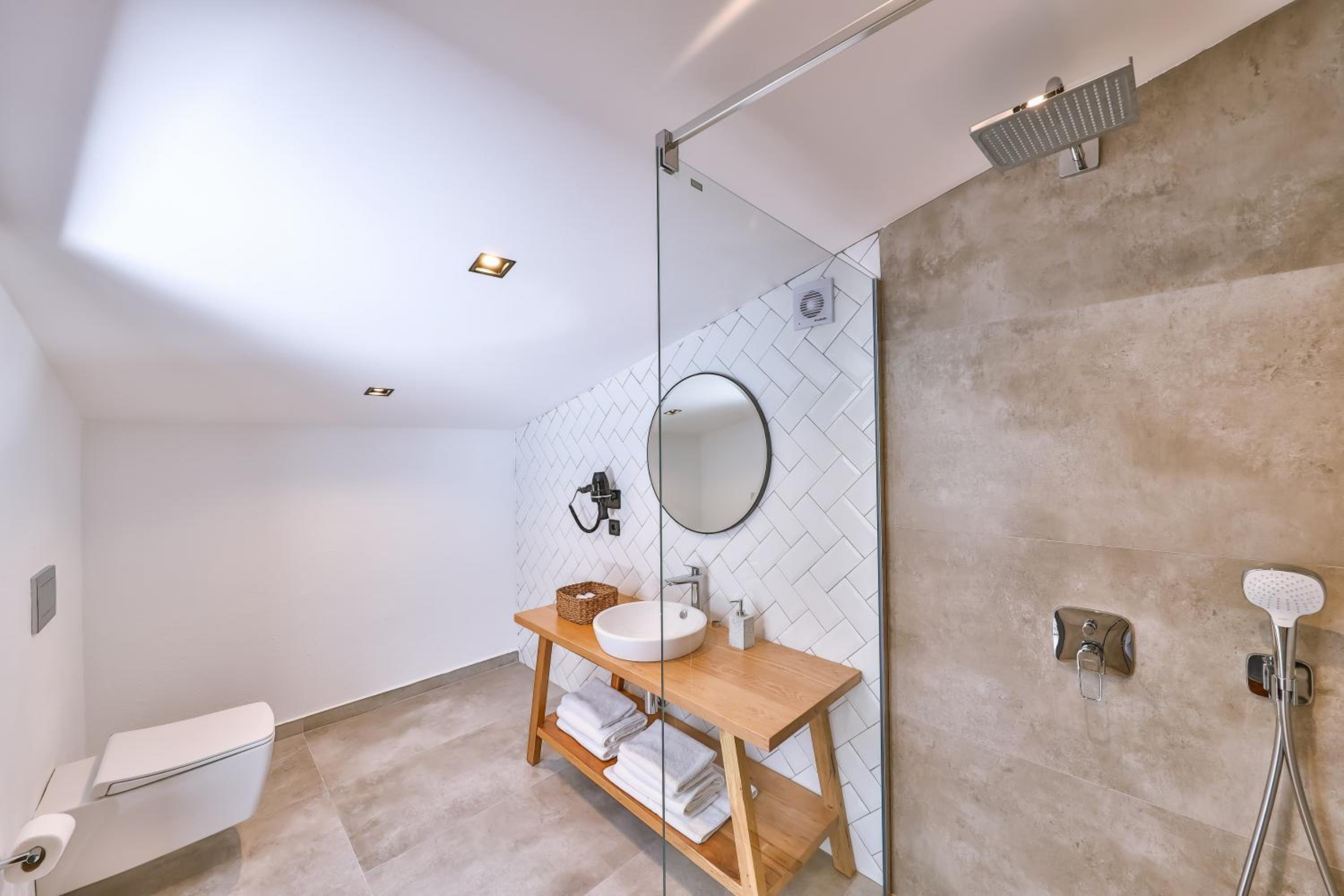 Standard Triple Room with Sea View - Photo 4