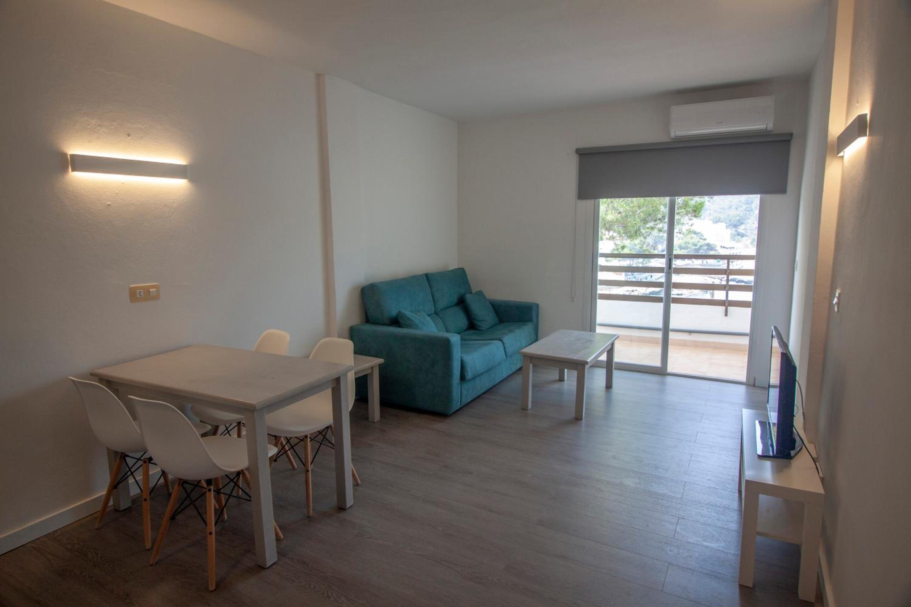 Apartment with Terraces and Sea View photo 3