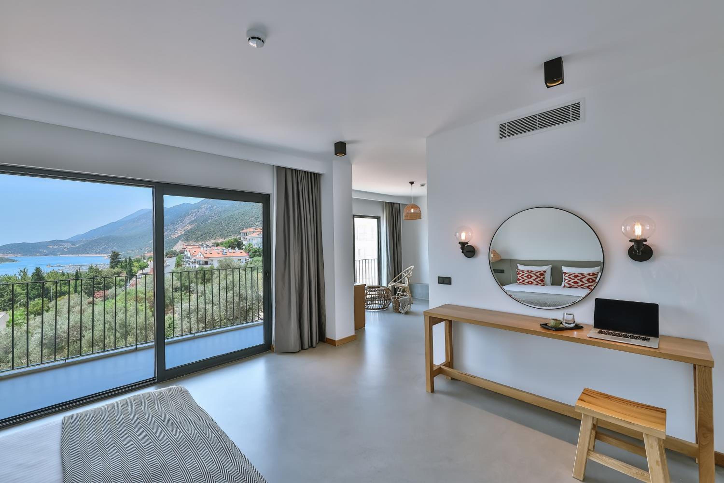Junior Suite with Sea View - Photo 6
