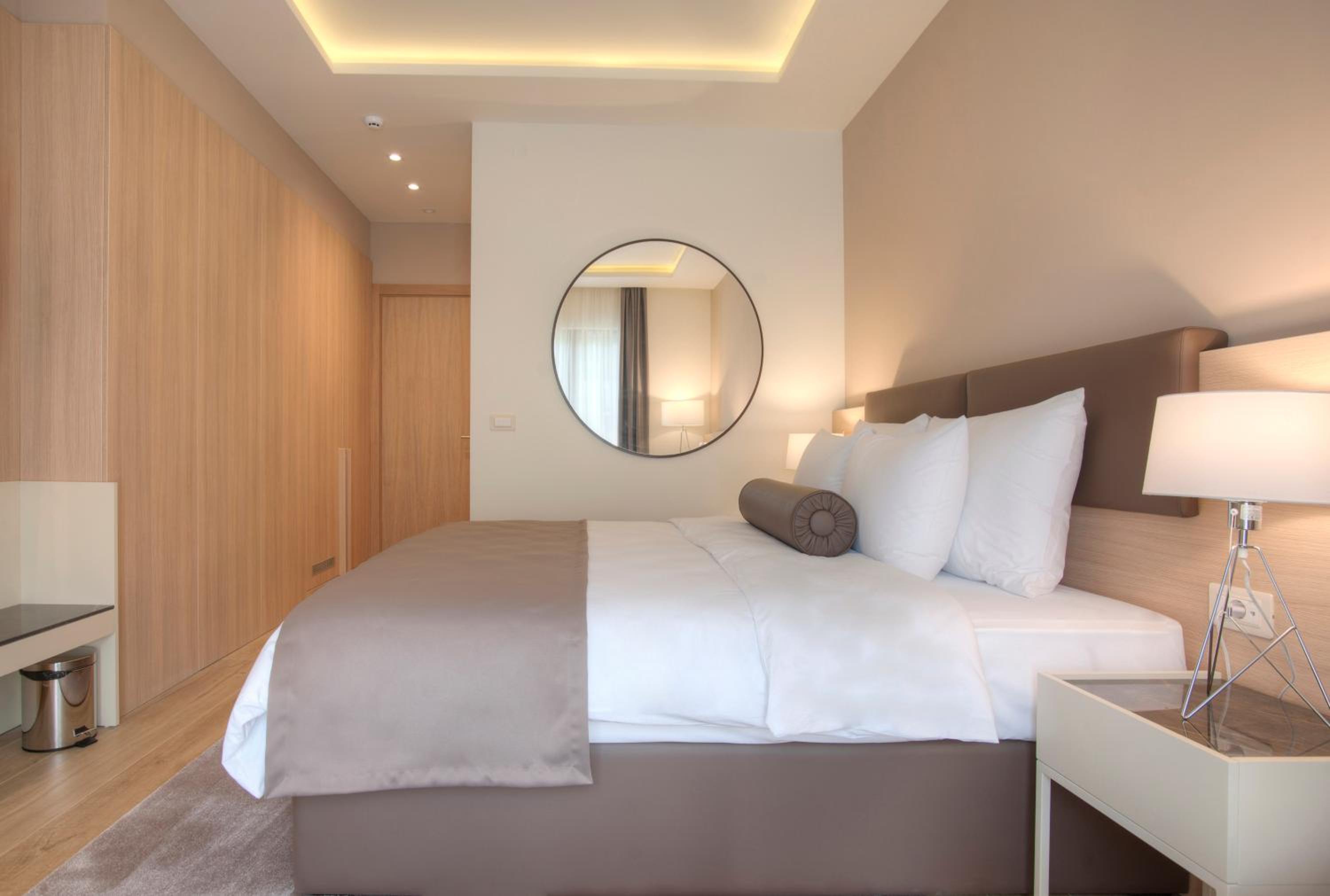 Standard Double or Twin Room - Photo 6