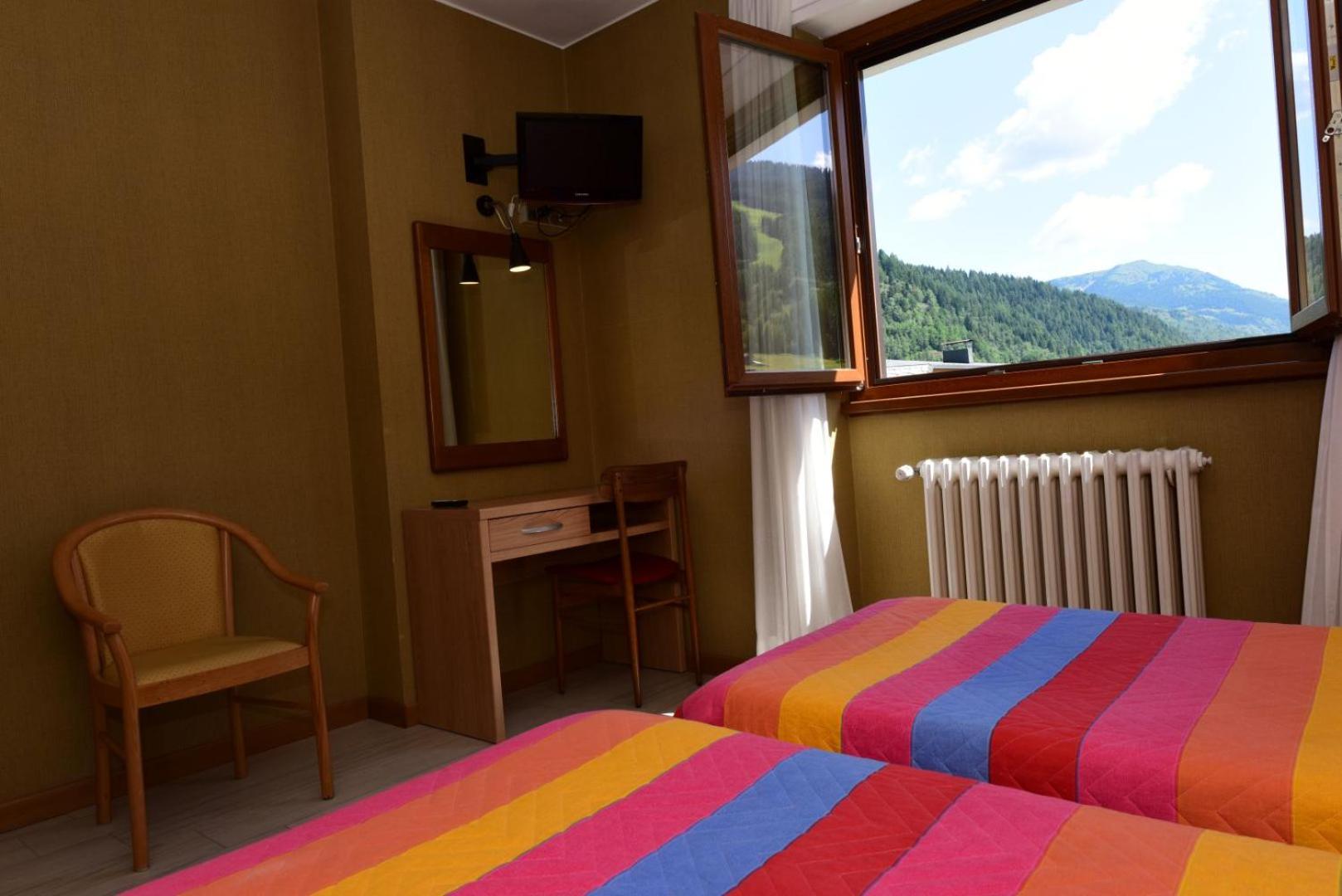 Standard Double or Twin Room photo 3