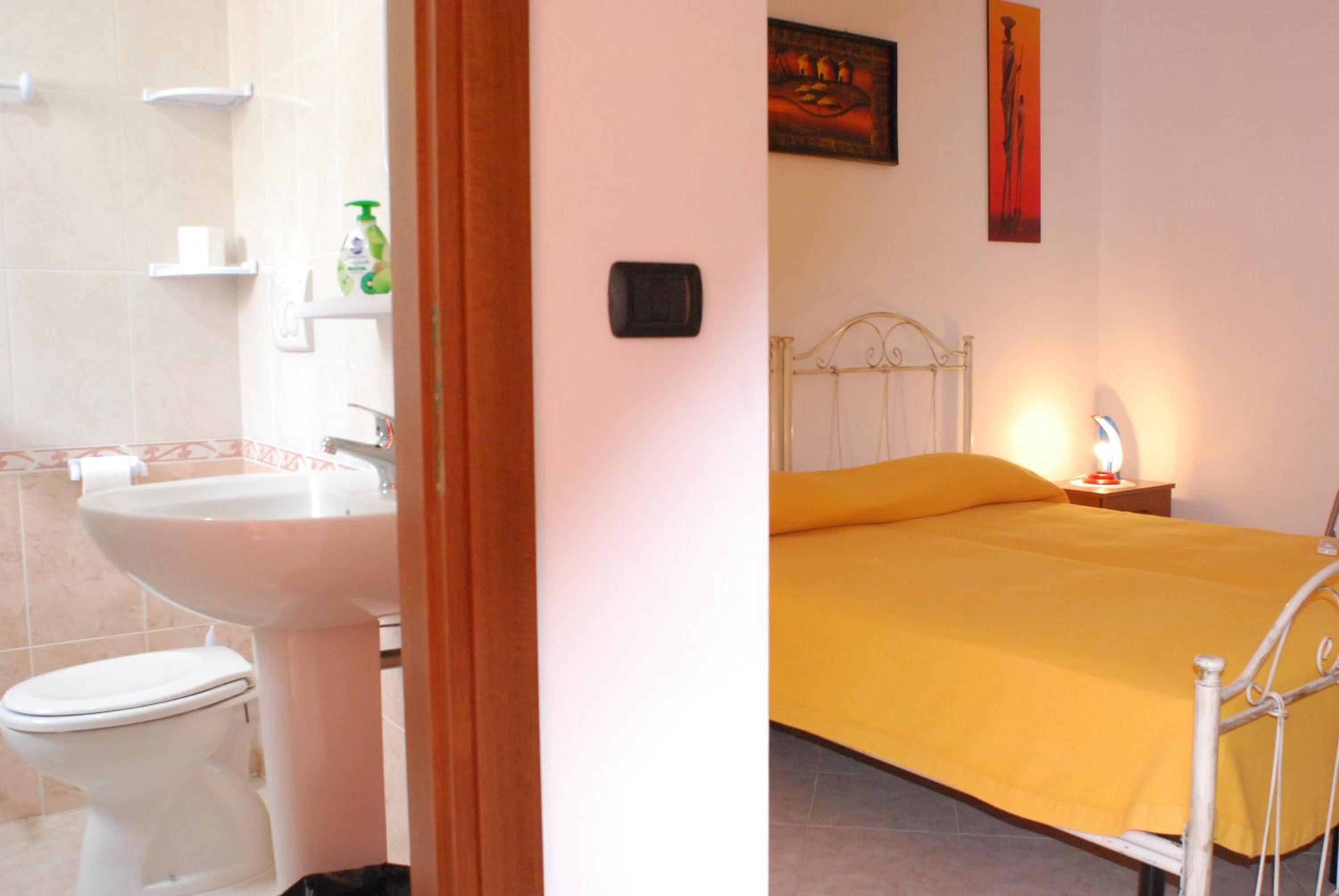 Triple Room with Private Bathroom photo 1
