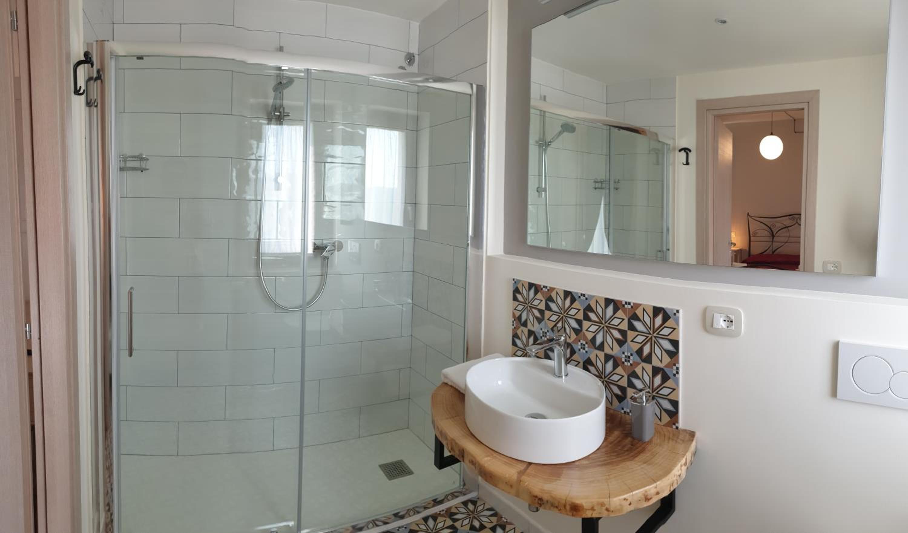 Deluxe Family Suite - Photo 5
