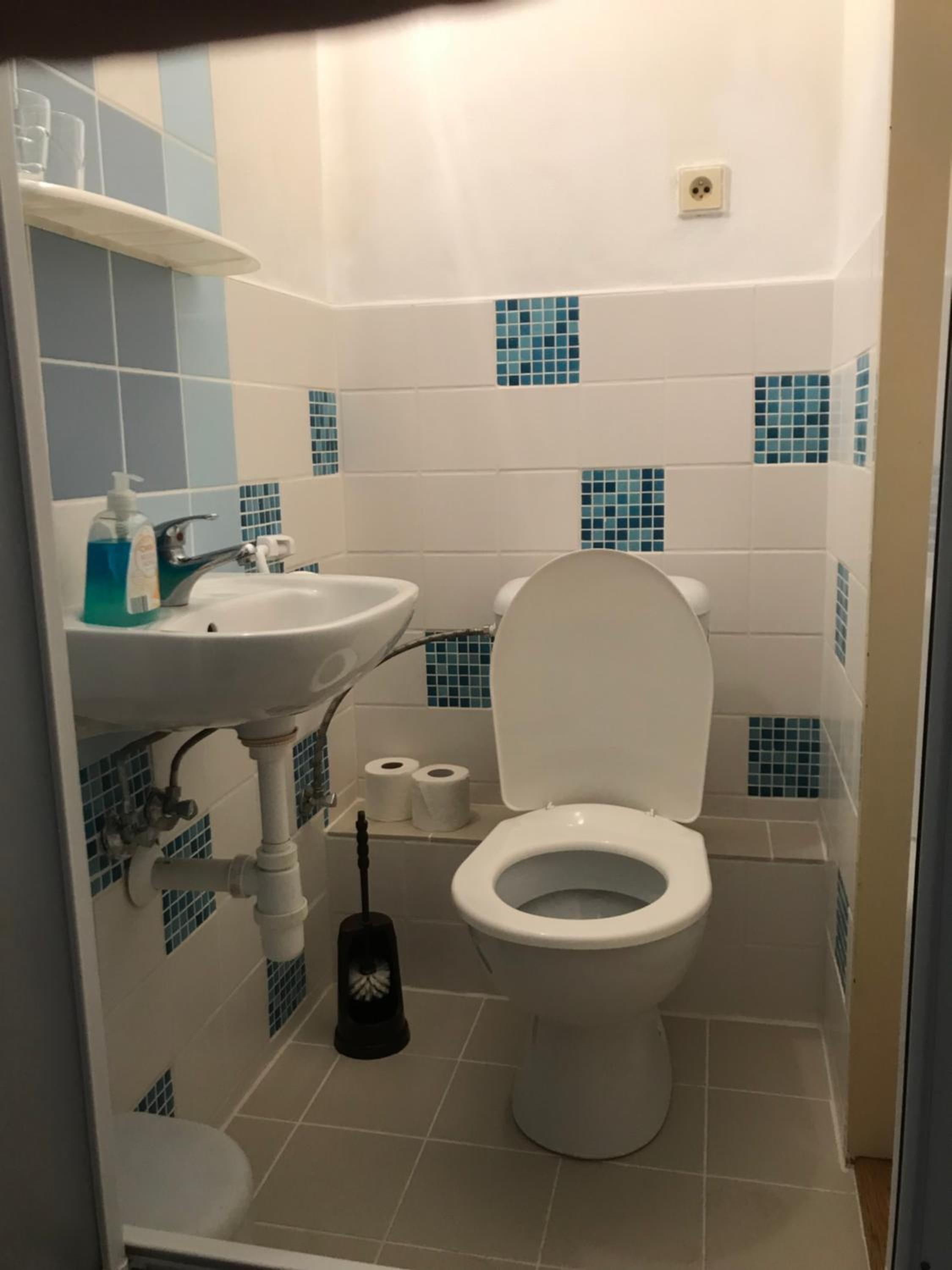 Twin Room - Photo 4