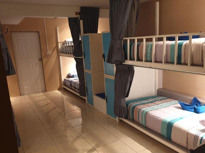 Bed in 8-Bed Mixed Dormitory Room photo 1
