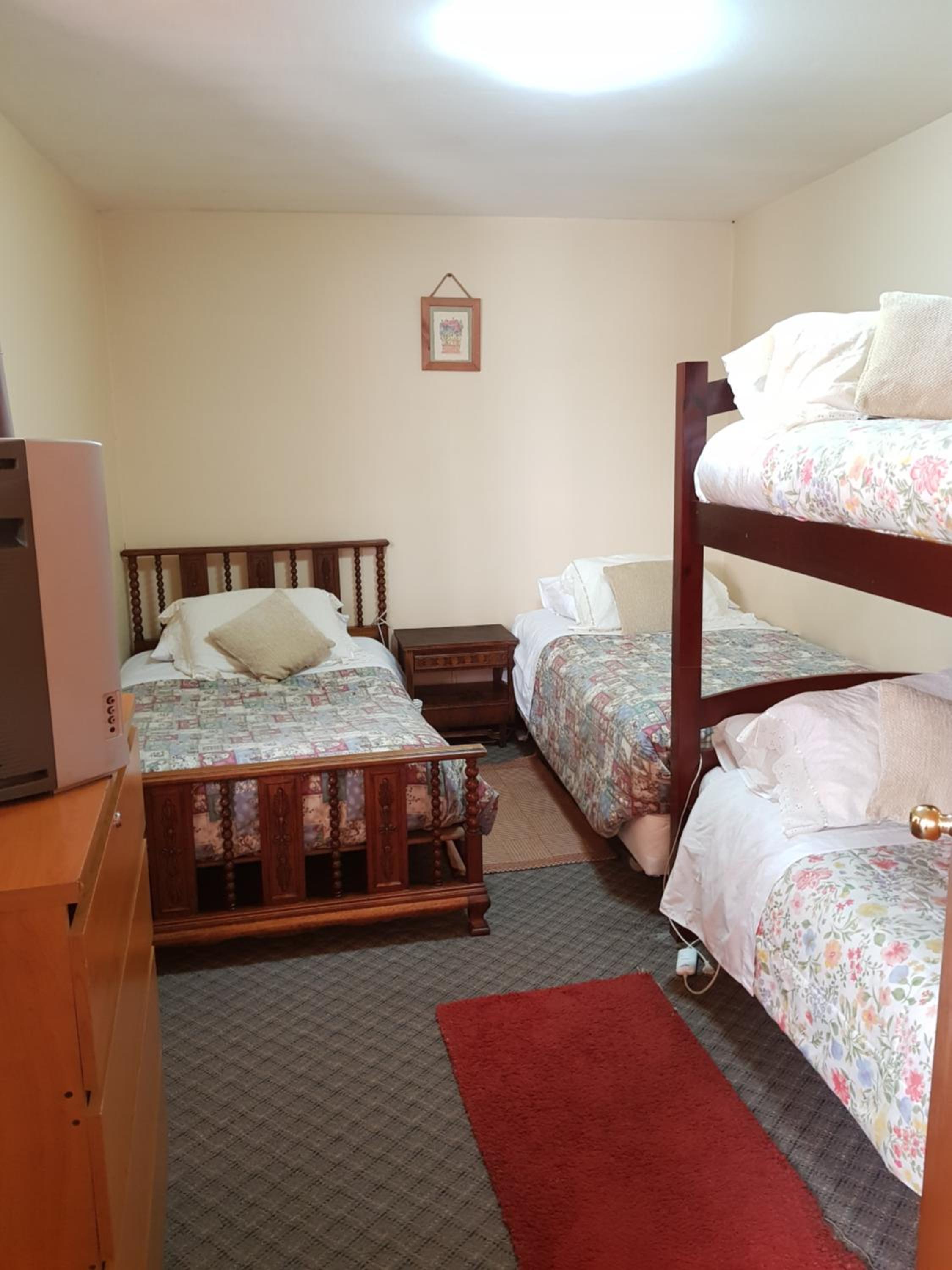 Economy Quadruple Room with Shared Bathroom photo 3