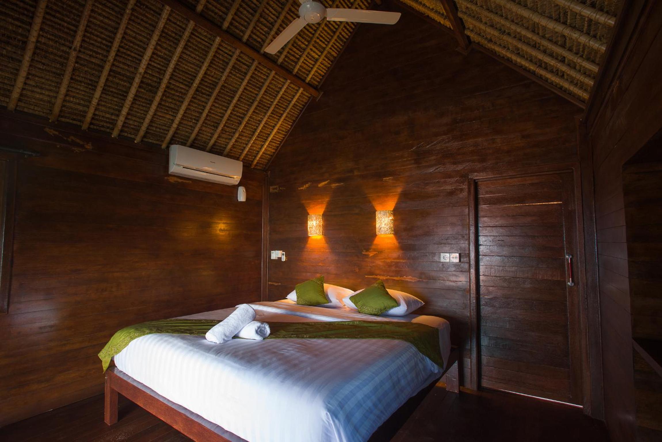 One-Bedroom Bungalow - Photo 1
