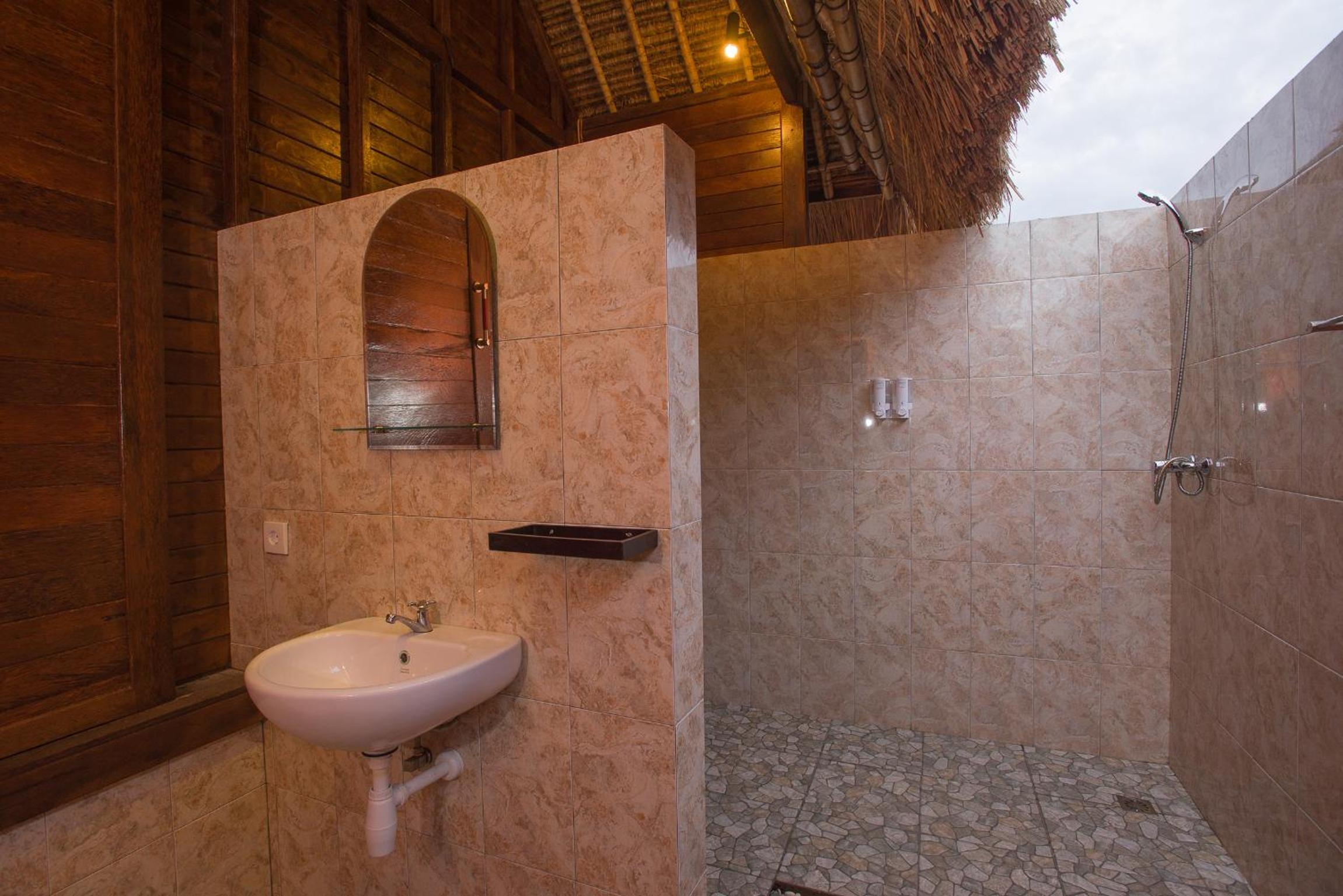 One-Bedroom Bungalow - Photo 3