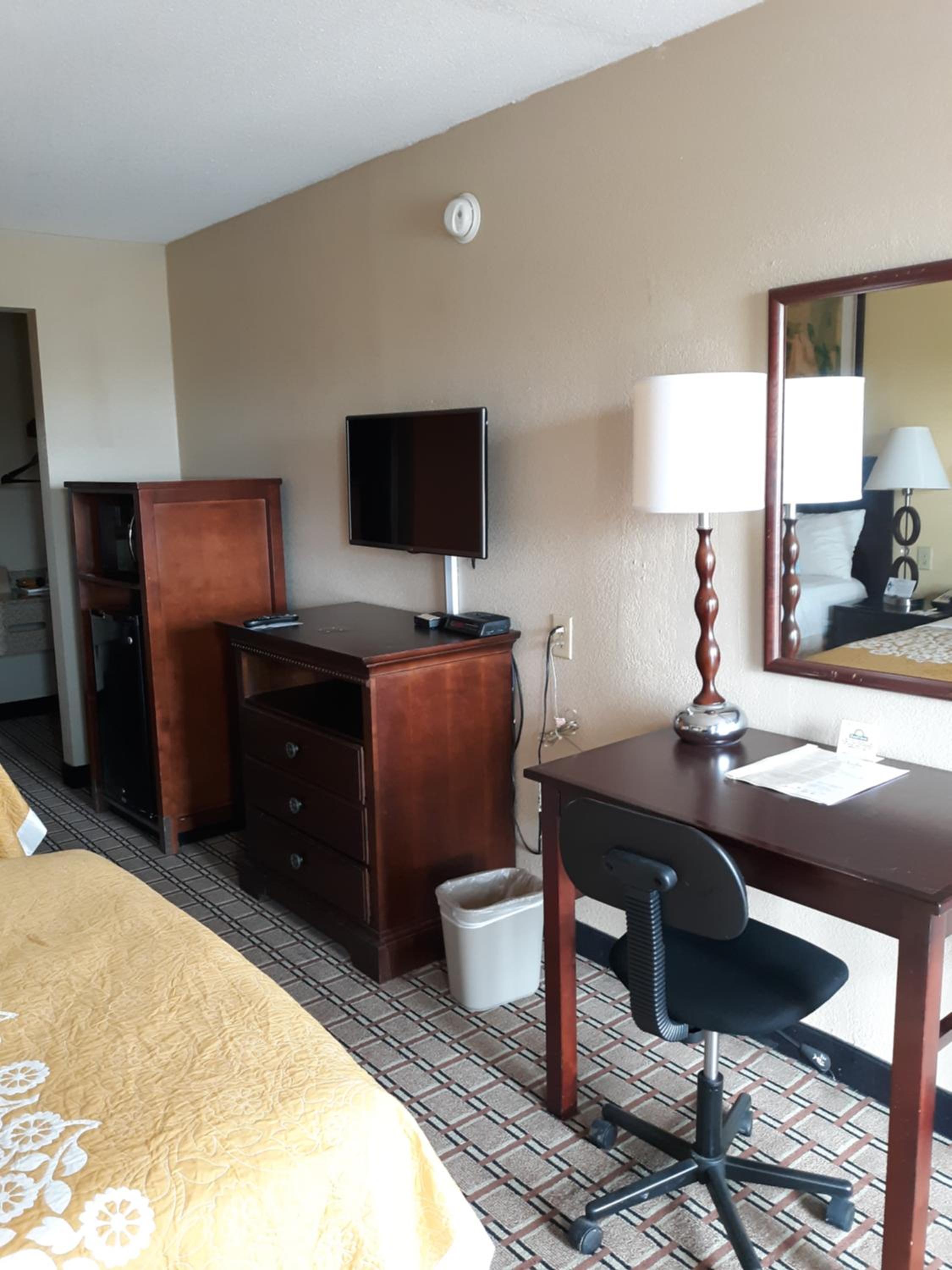 Double Room with Two Double Beds - Non-Smoking - Photo 2