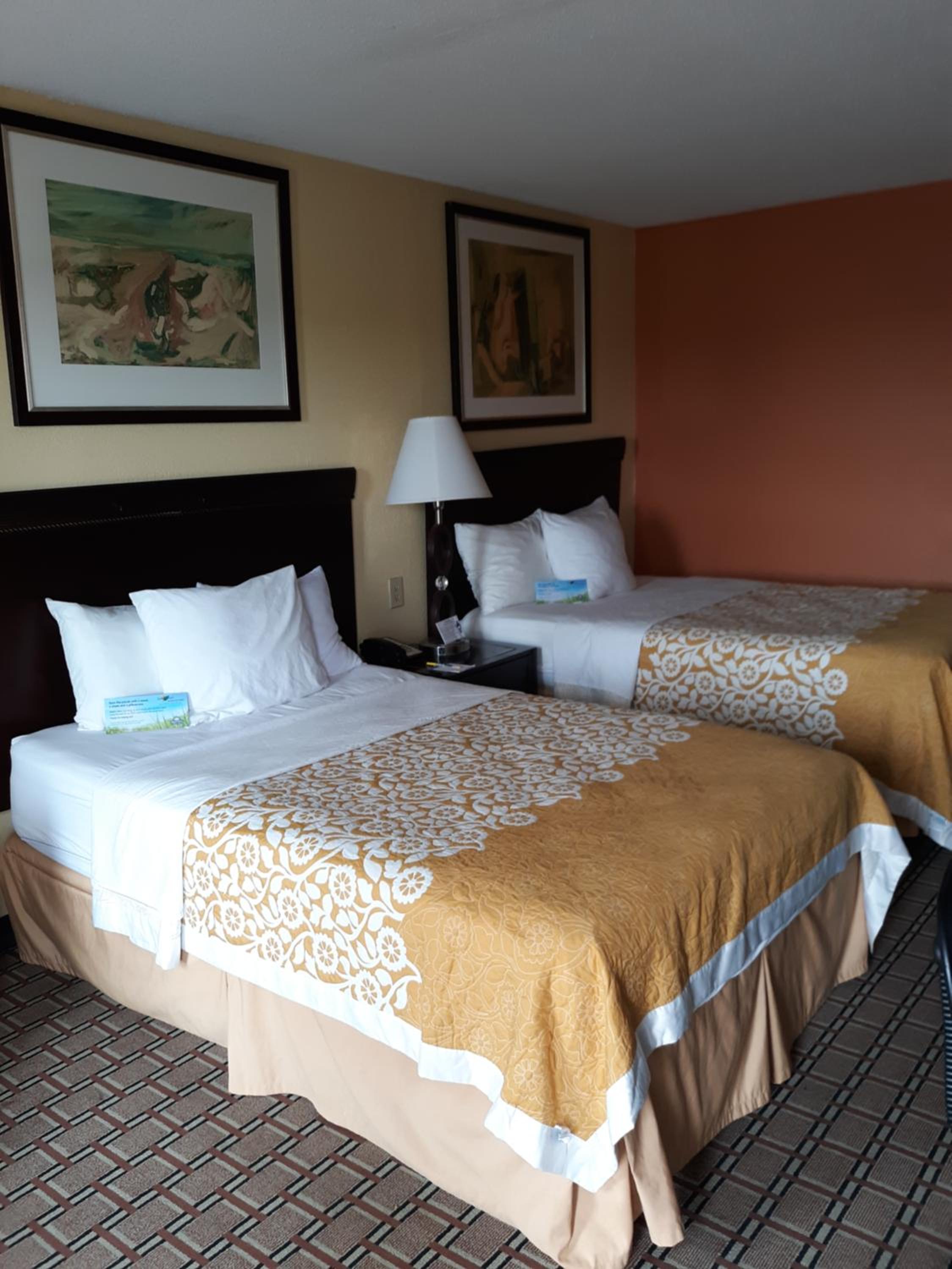 Double Room with Two Double Beds - Smoking - Photo 2