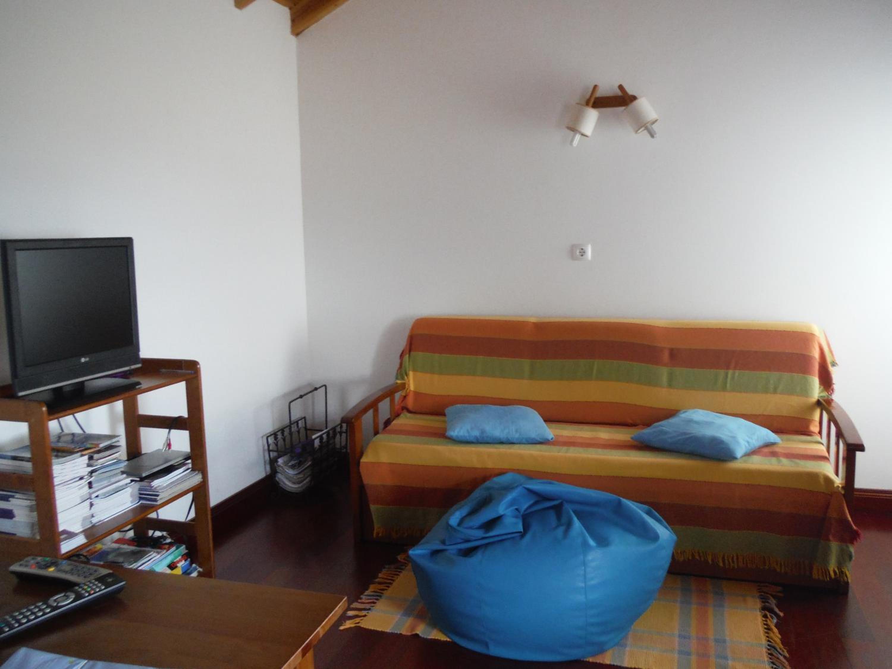 Three-Bedroom Vacation Home  photo 2
