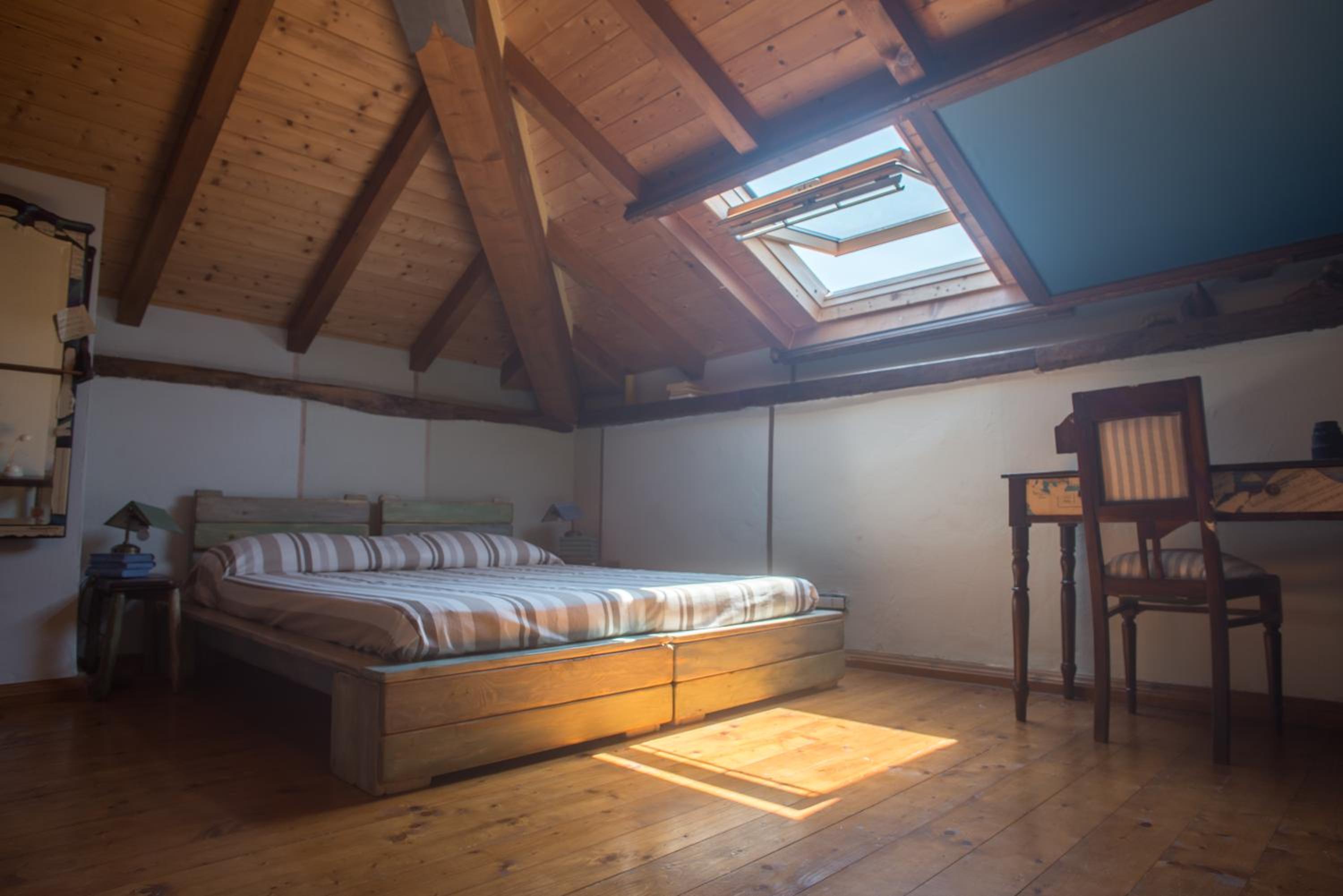 Basic Triple Room with Shared Bathroom