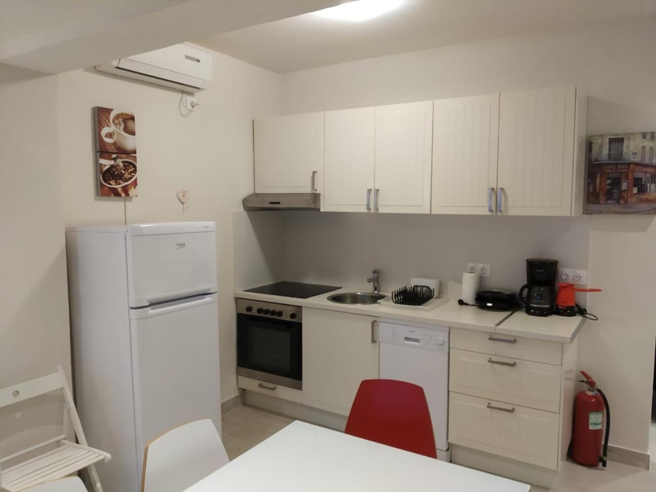 Apartment photo 2