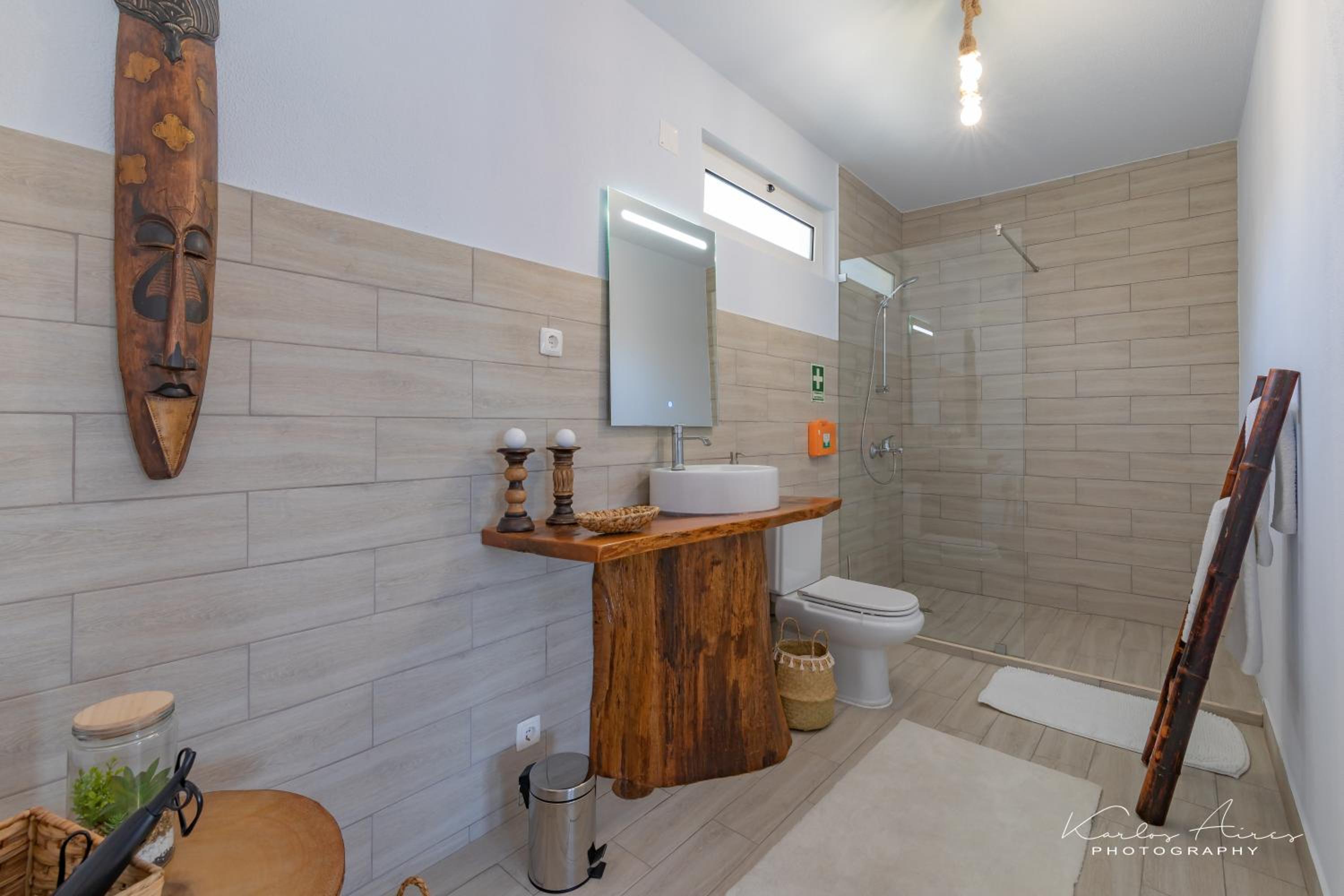 Suite with Pool View - Photo 4