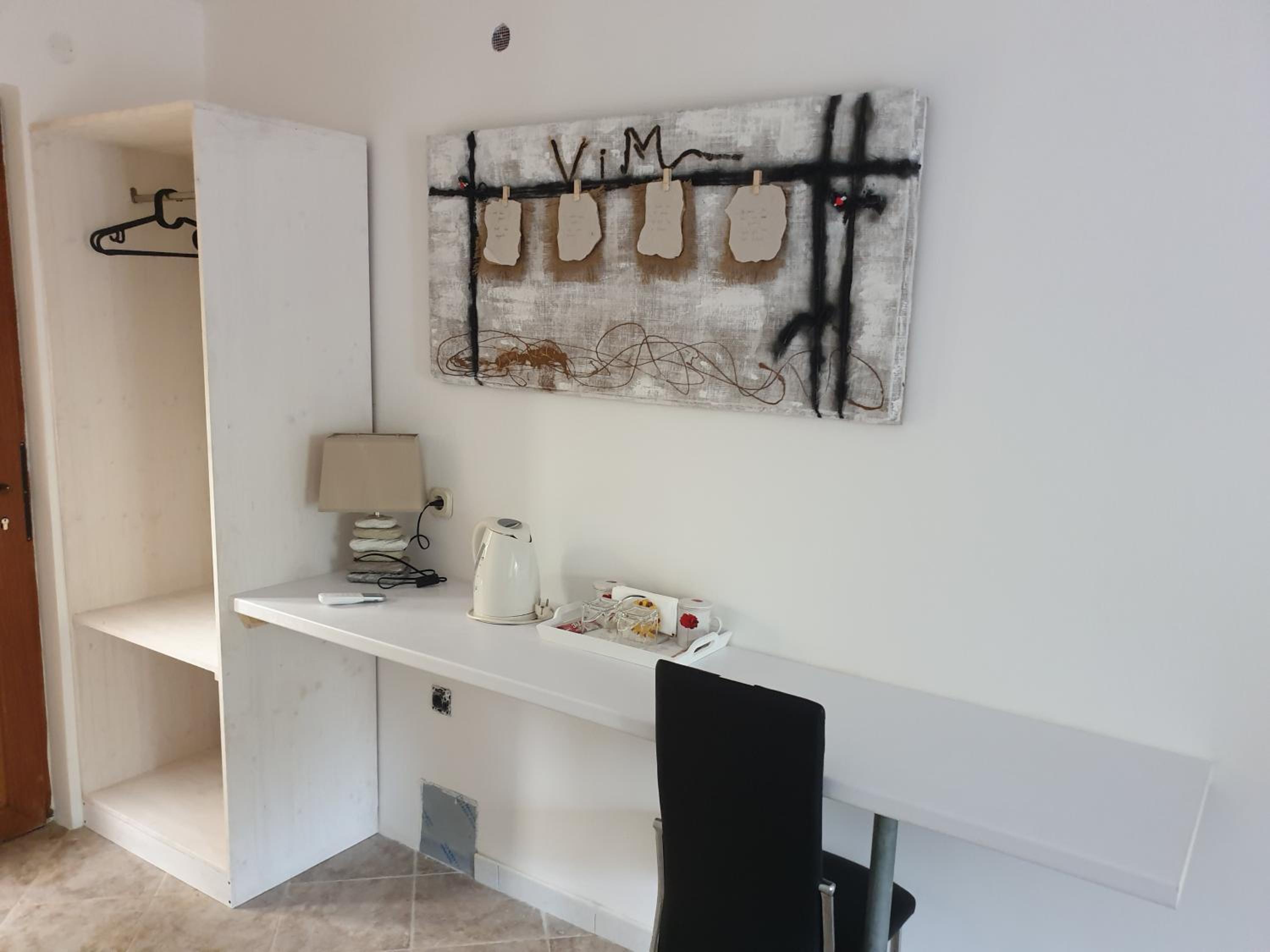 Double Room with Private Bathroom - Photo 1