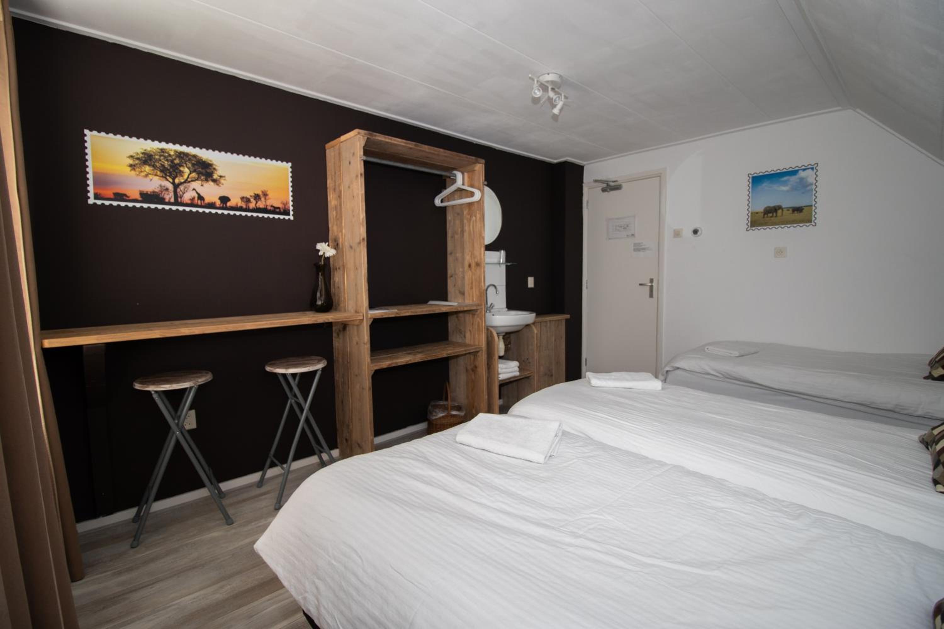 Basic Triple Room photo 2