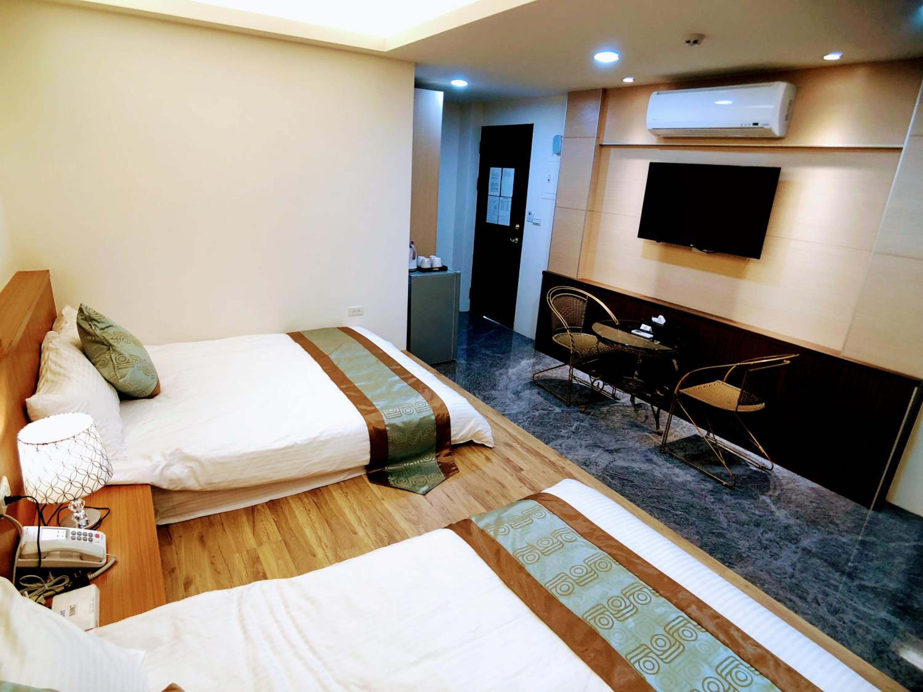 Quadruple Room with Mountain View photo 3