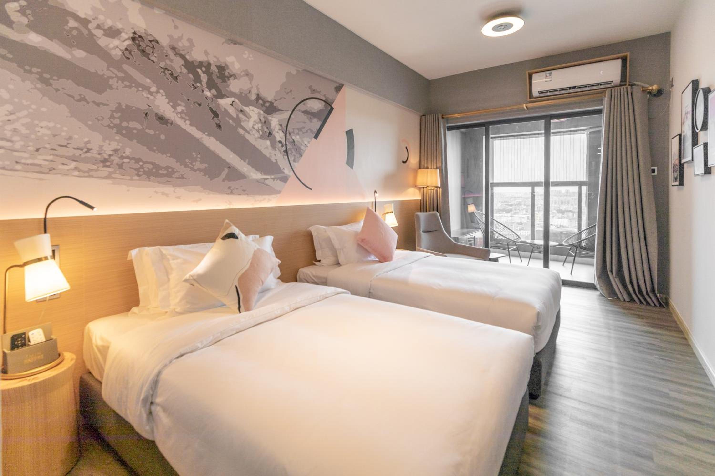 Mainland Chinese Citizens - Double Or Twin Room With Balcony - Photo 2