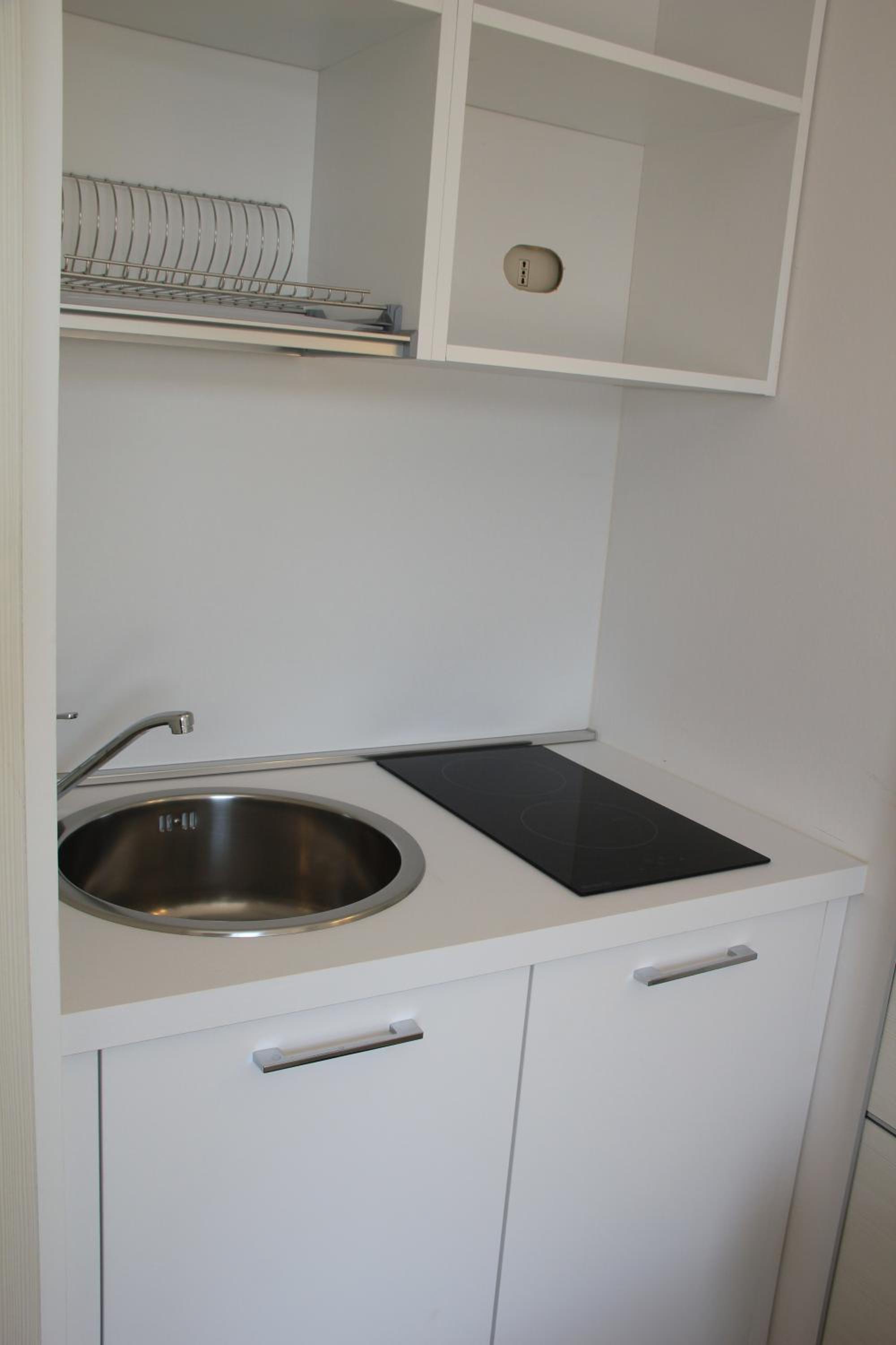 Junior Suite with Balcony - Photo 8