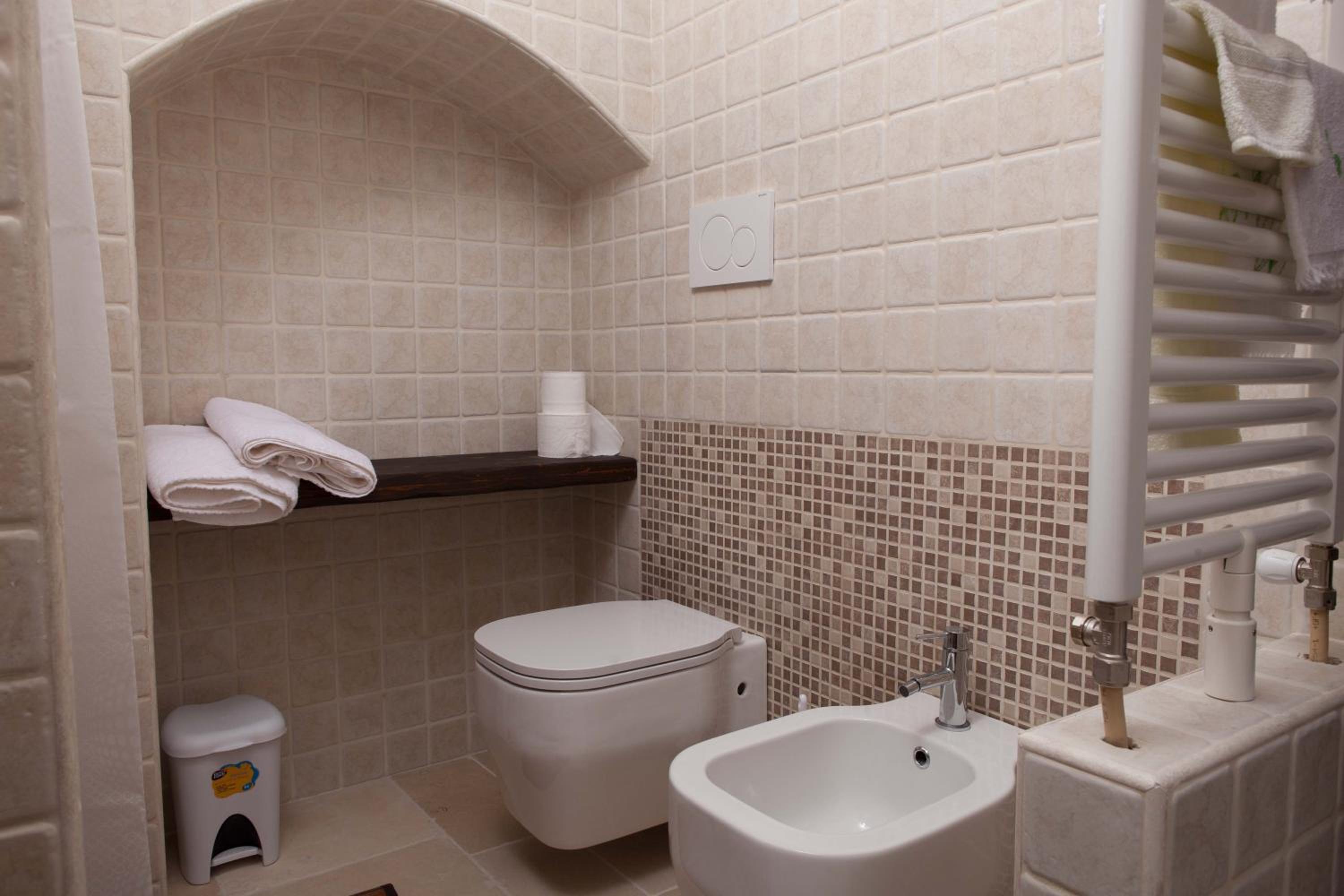 Three-Bedroom Apartment - Split Level - Photo 3