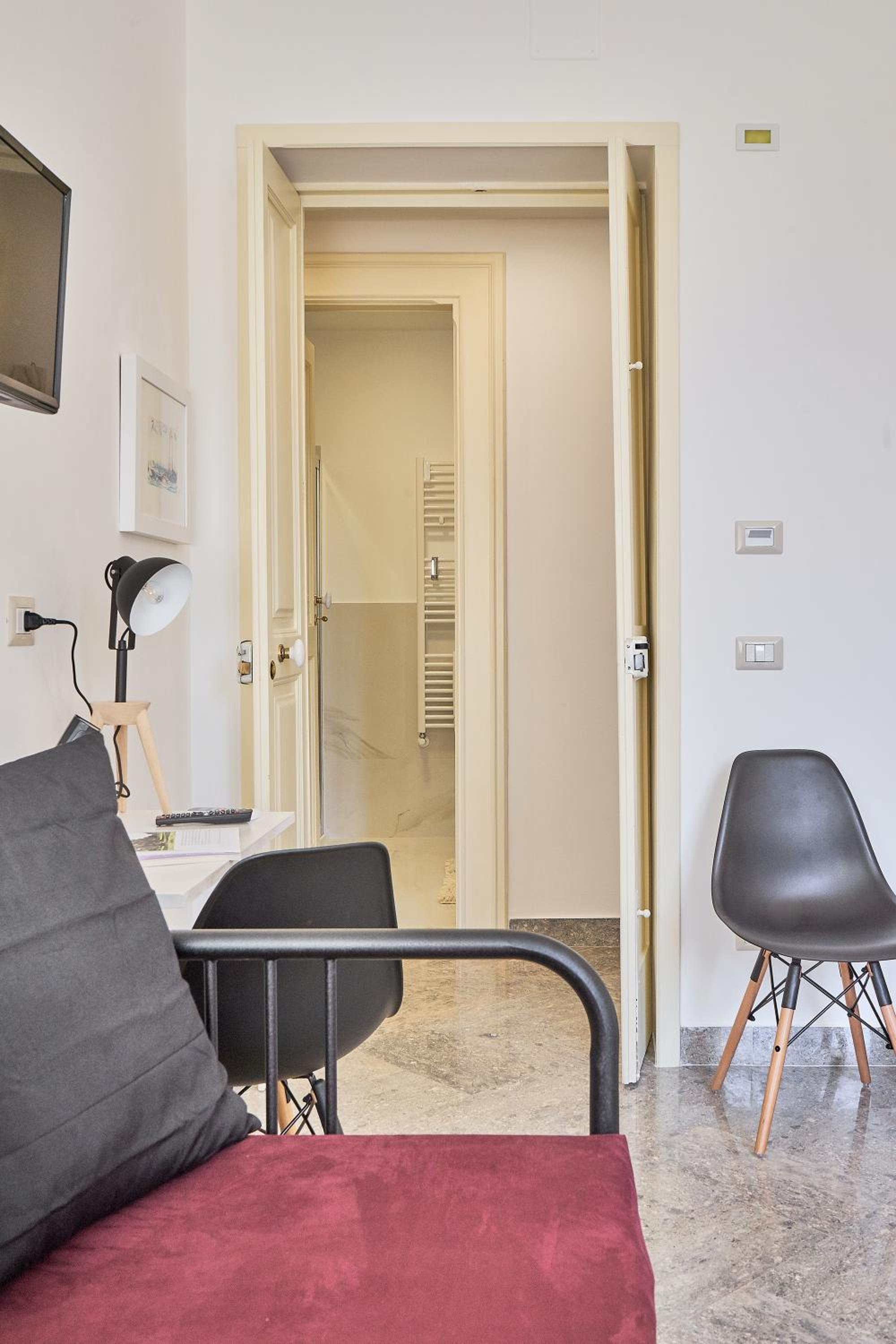 Triple Room with Private External Bathroom - Photo 13