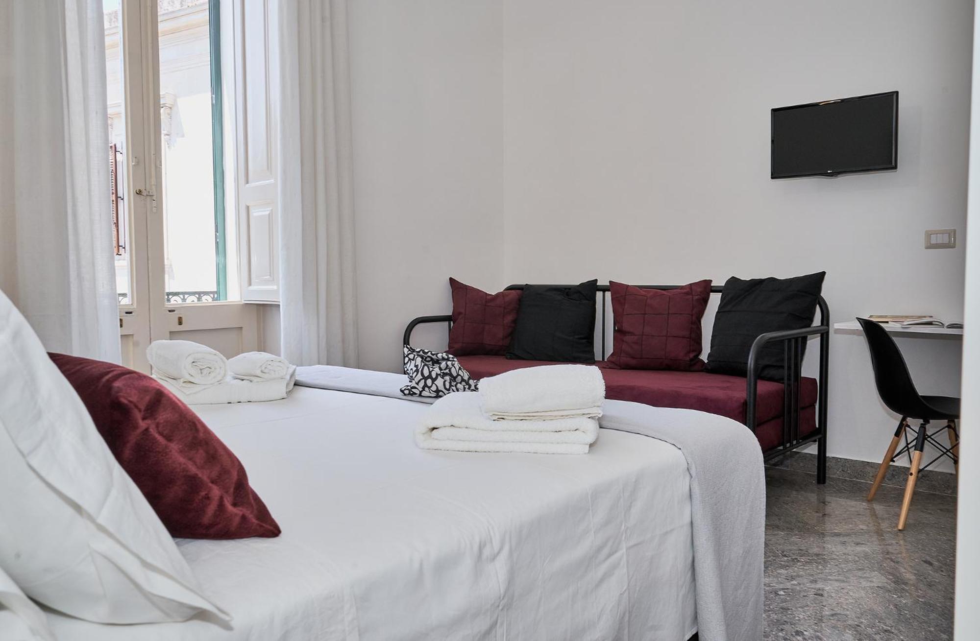 Triple Room with Private External Bathroom - Photo 3