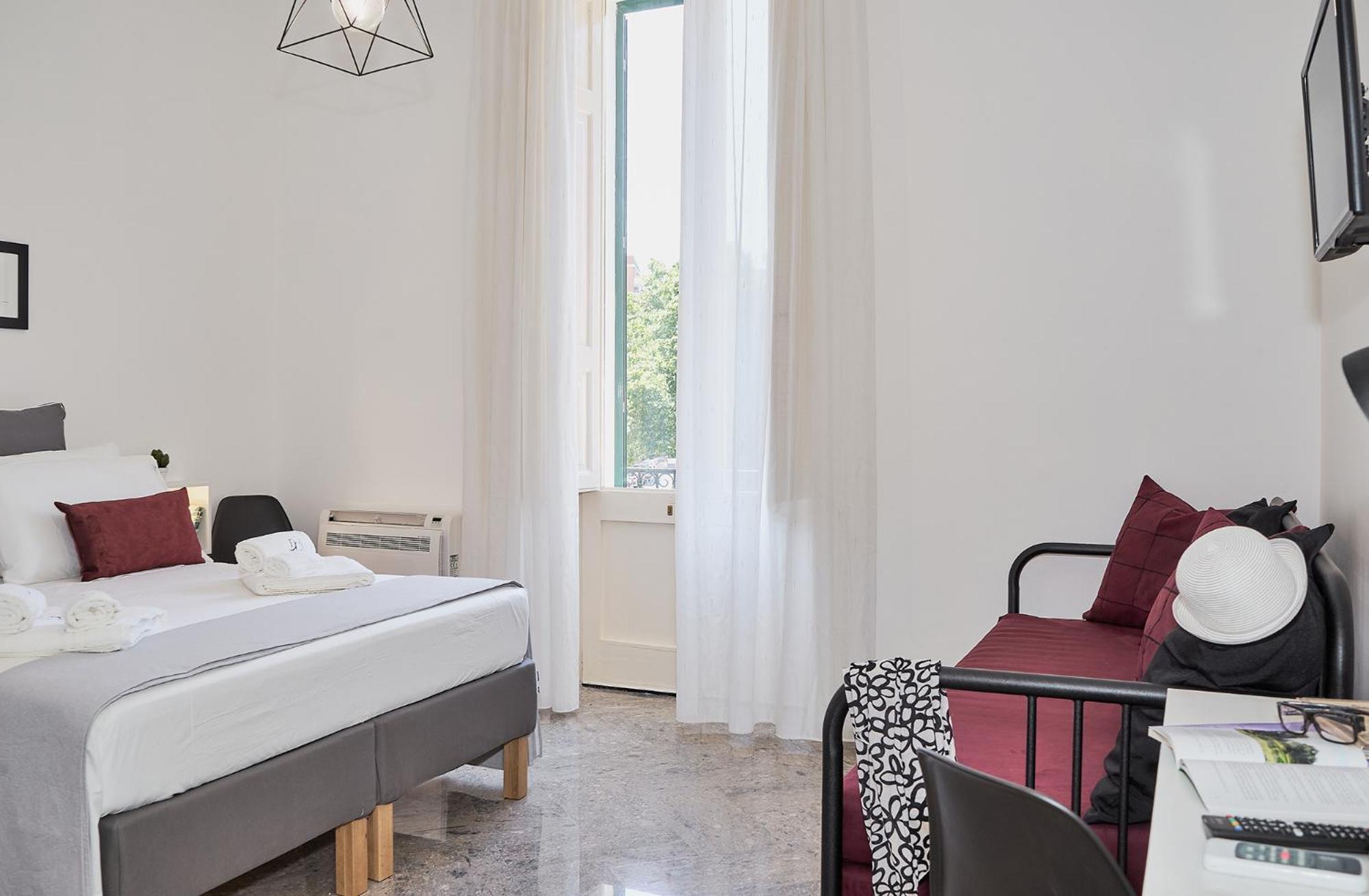 Triple Room with Private External Bathroom - Photo 18